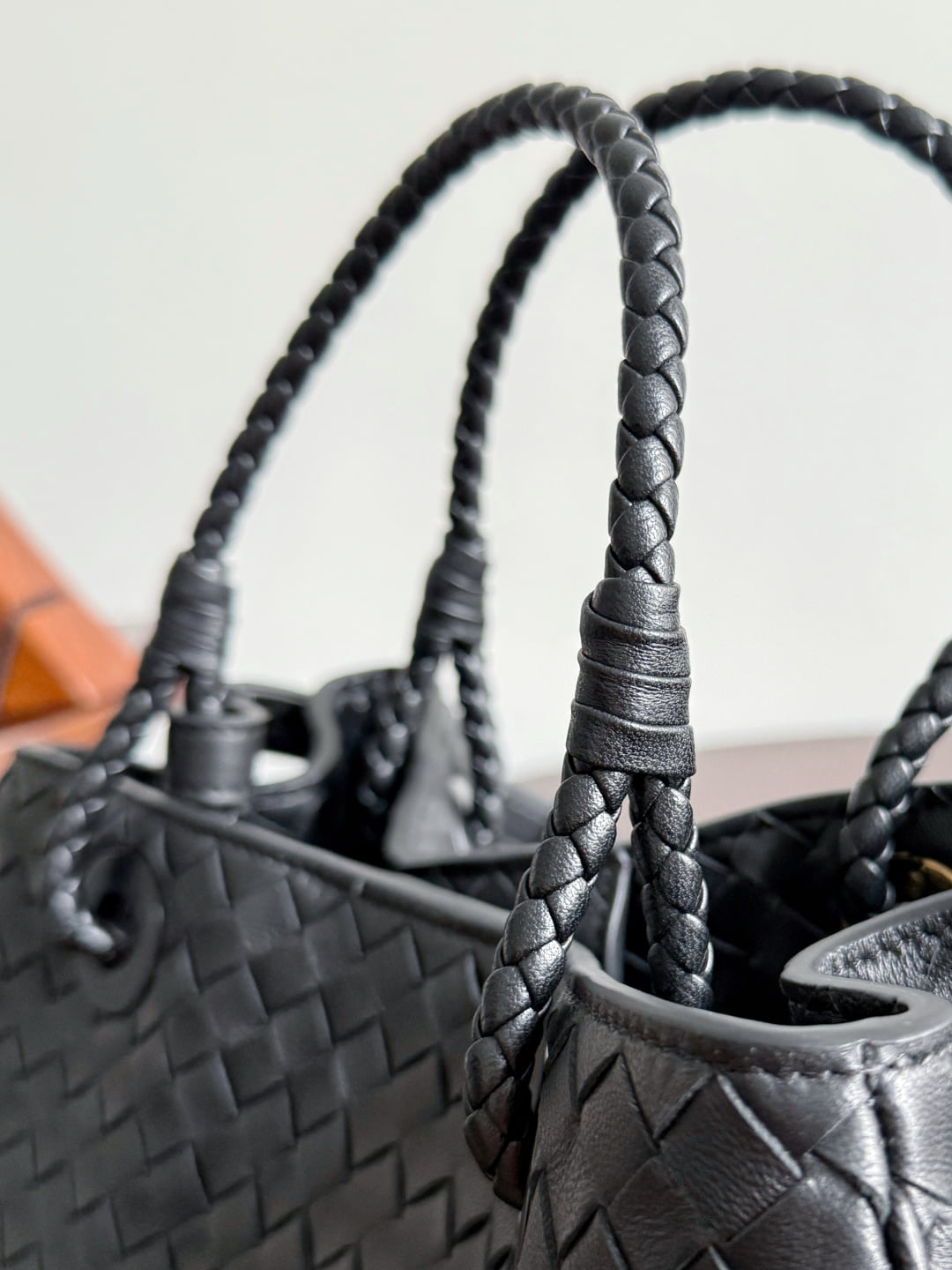 Parachute Bottega Veneta 836261.A3