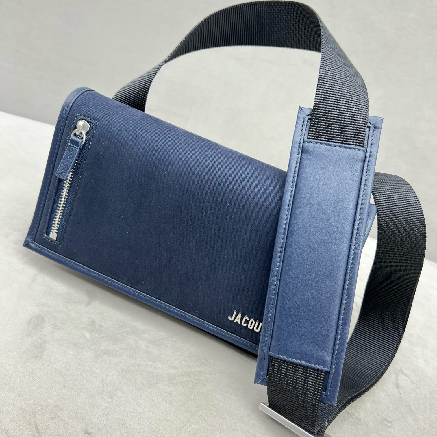 Le Messageru Jacquemus