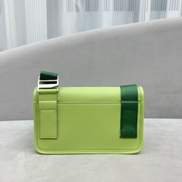 Le Messageru Jacquemus 1