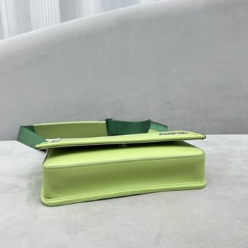 Le Messageru Jacquemus 1