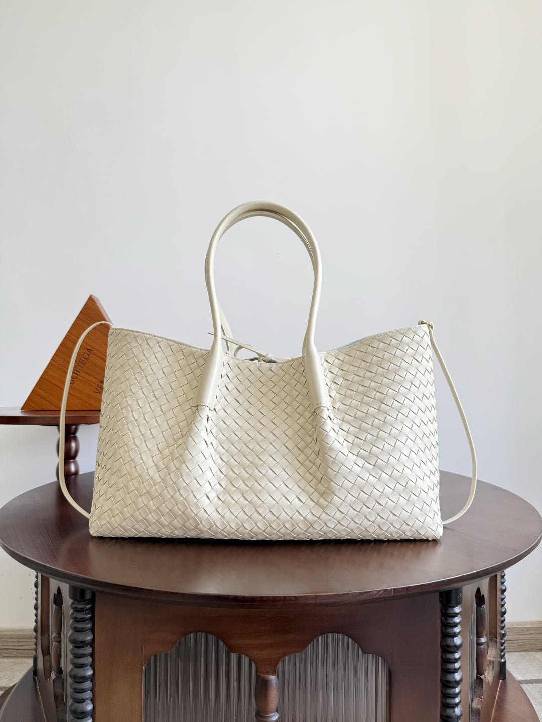 Pinacoteca - синий Bottega Veneta 817166.A15