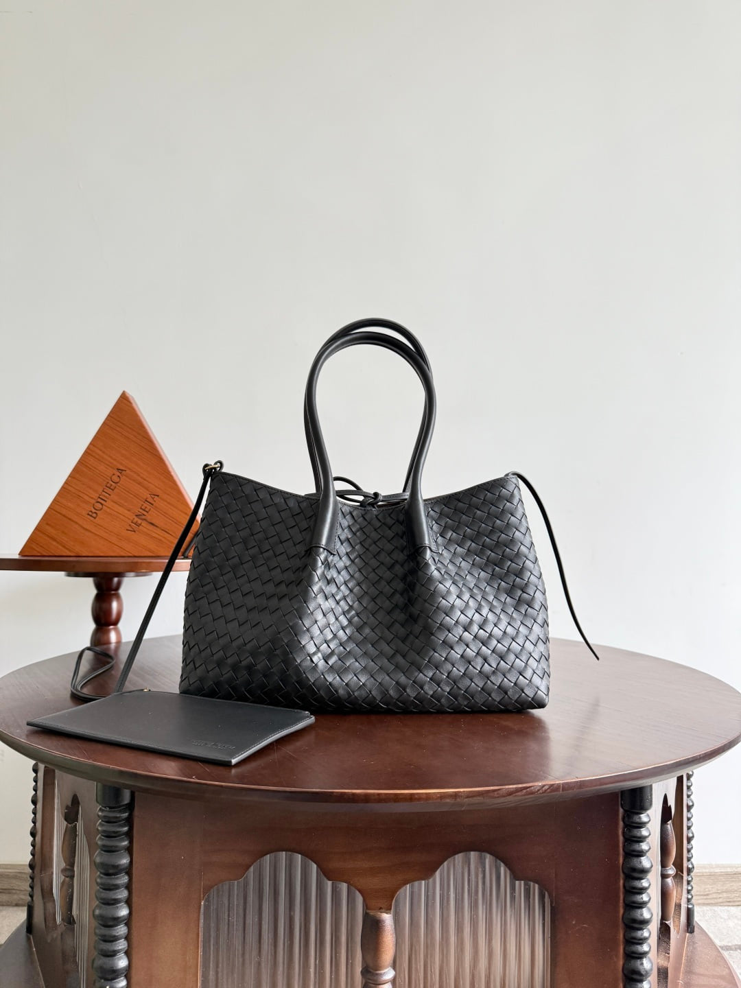 Pinacoteca - черный Bottega Veneta 854371.A7