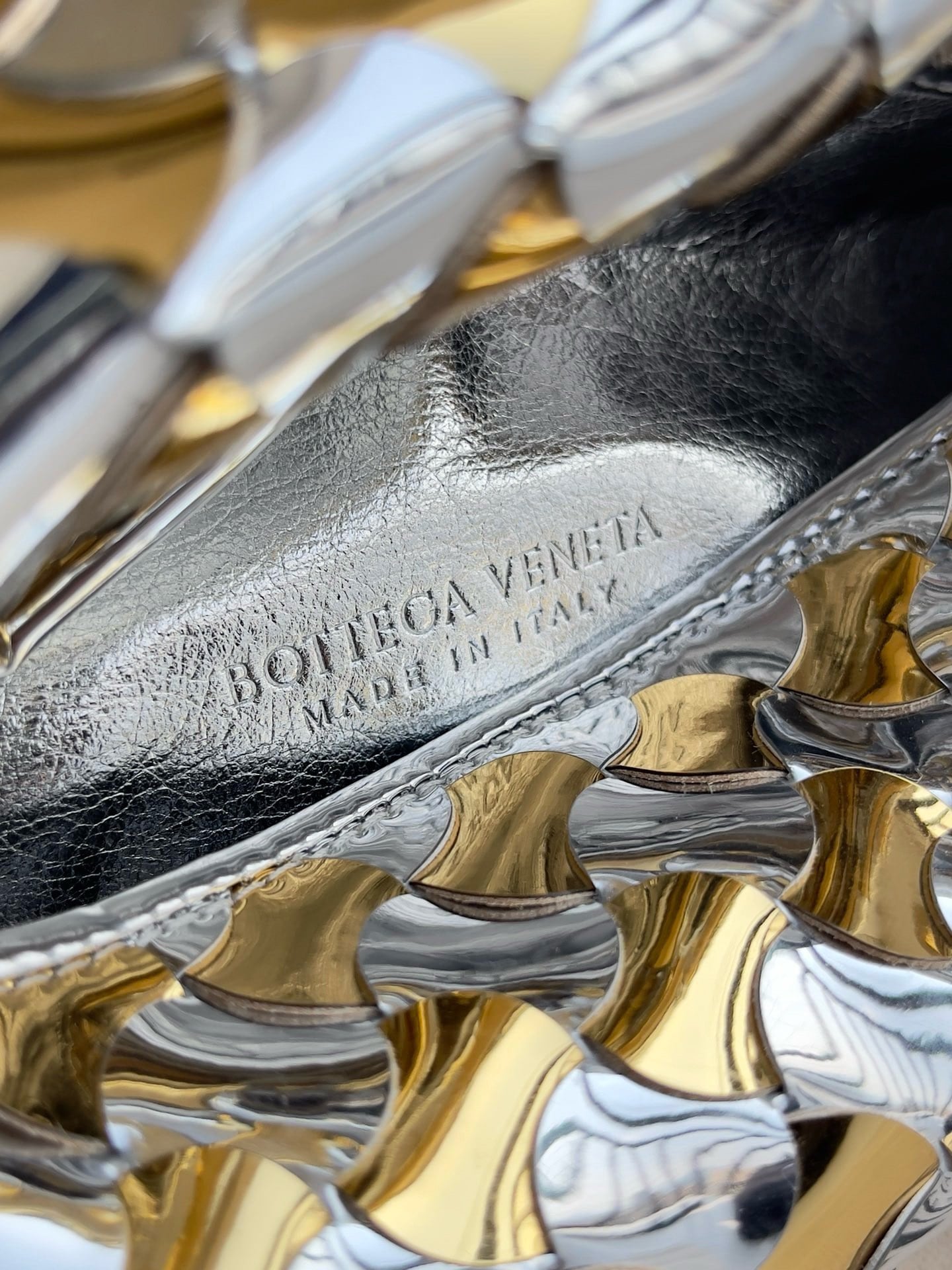 Pyramid Bottega Veneta 777572.A1