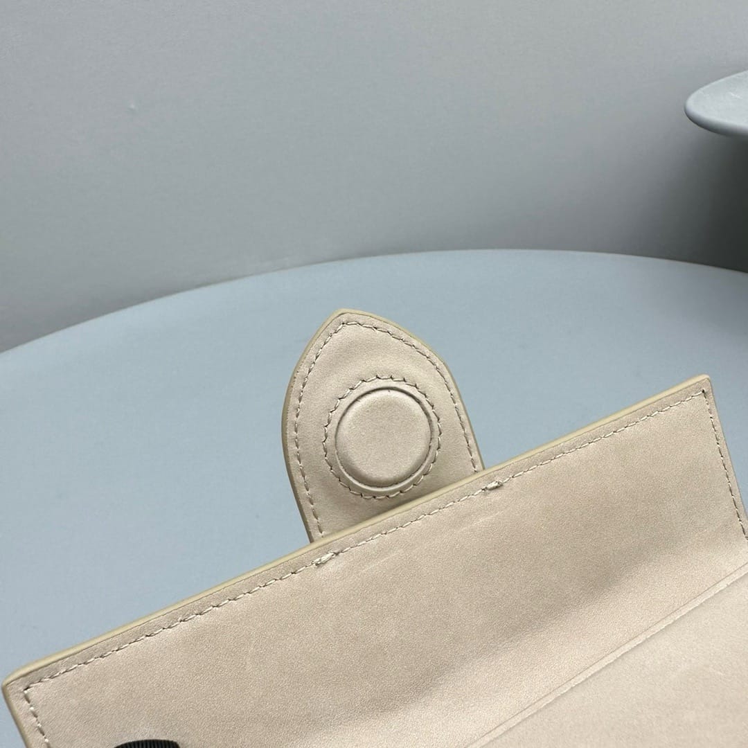 Le Bambino 18cm Jacquemus E68845.10