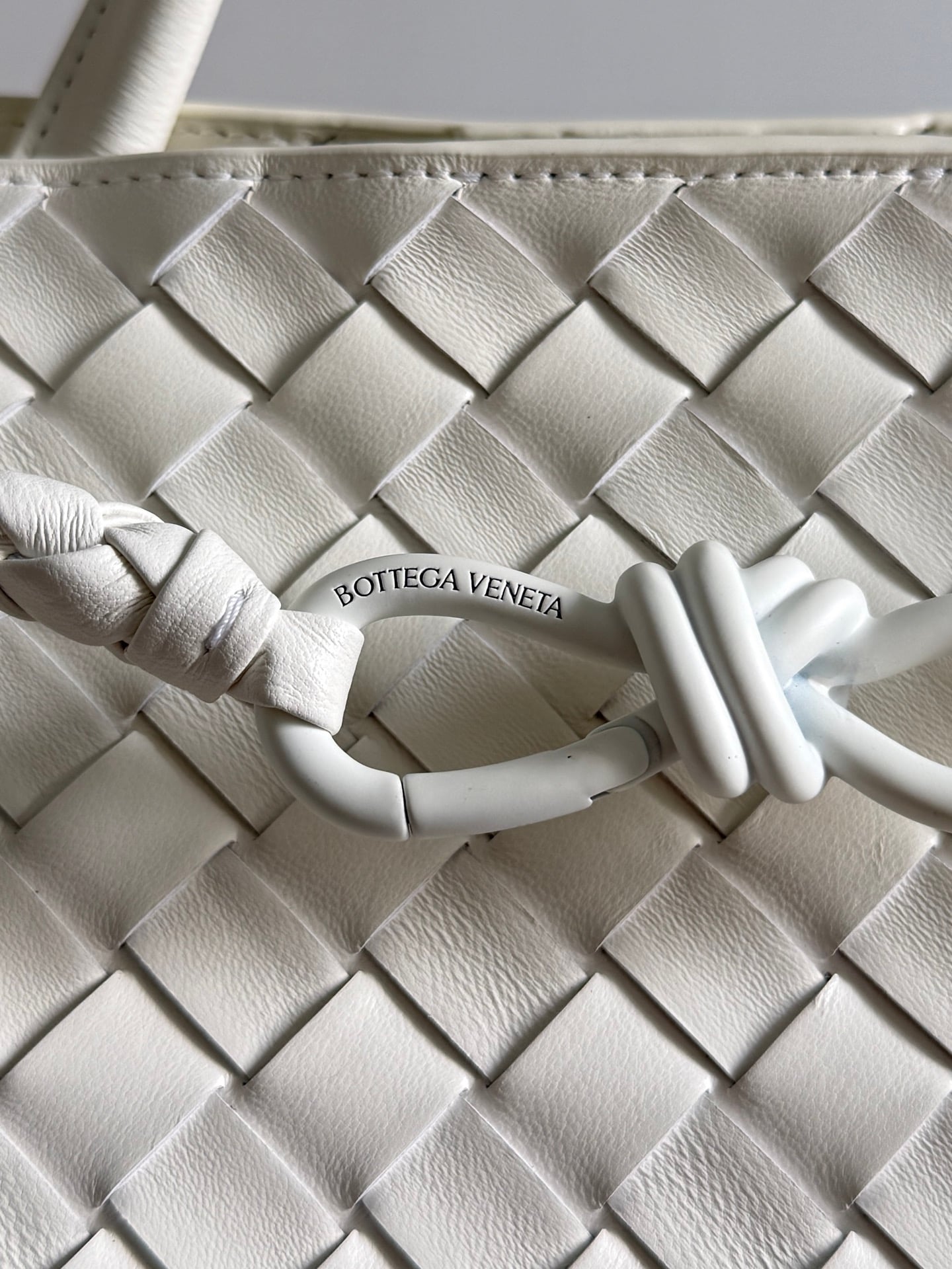 Andiamo Bottega Veneta 875488