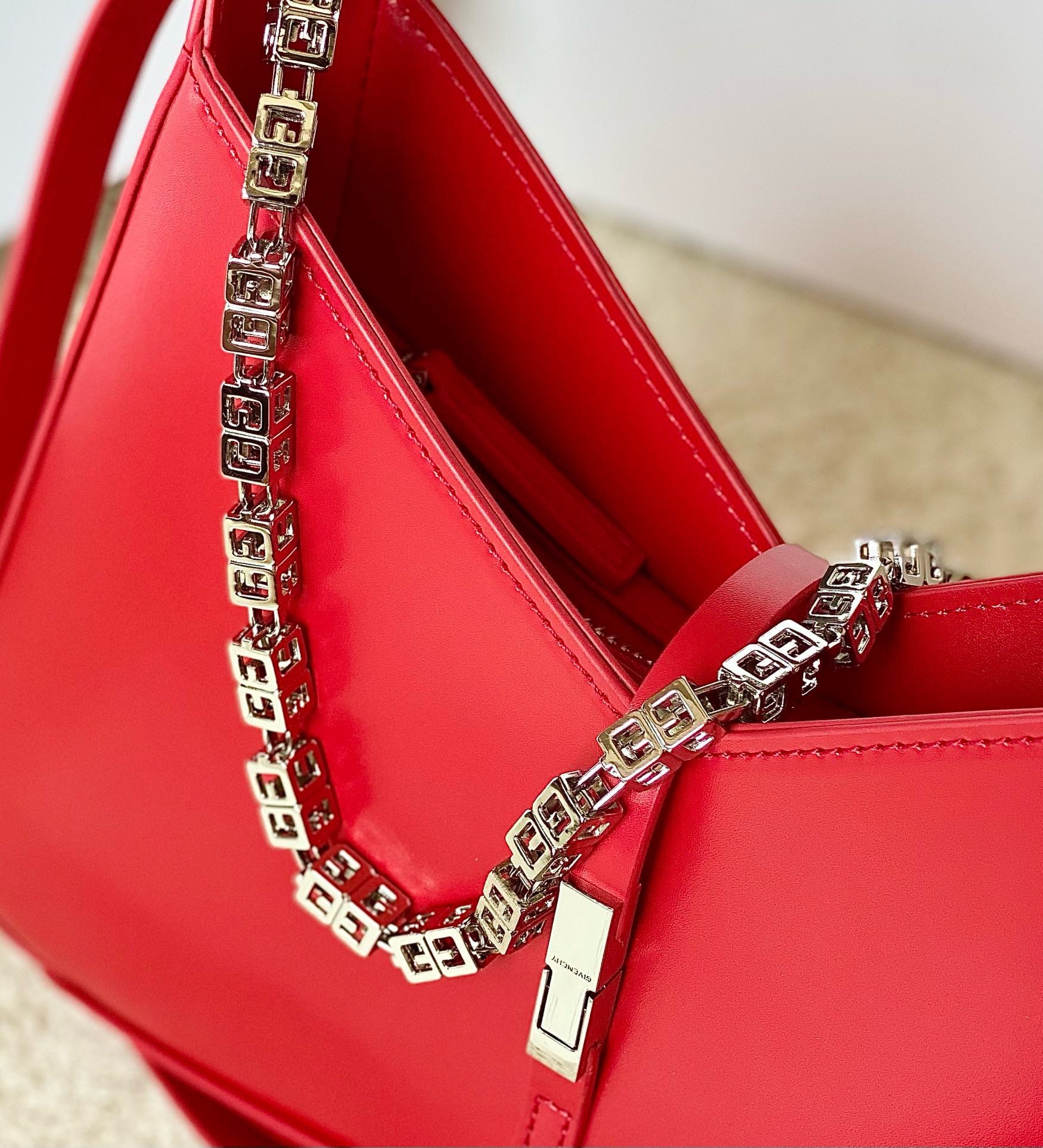 Cut Out Givenchy 19119