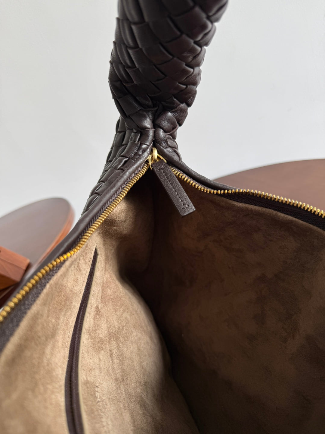 Veneta Hobo - коричневый Bottega Veneta 856737.A7