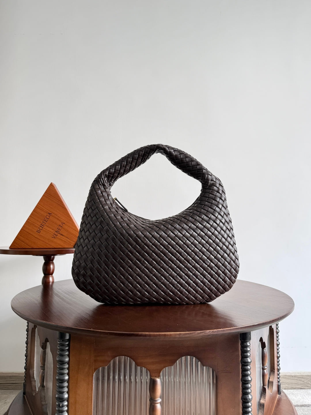 Veneta Hobo - коричневый Bottega Veneta 856737.A7