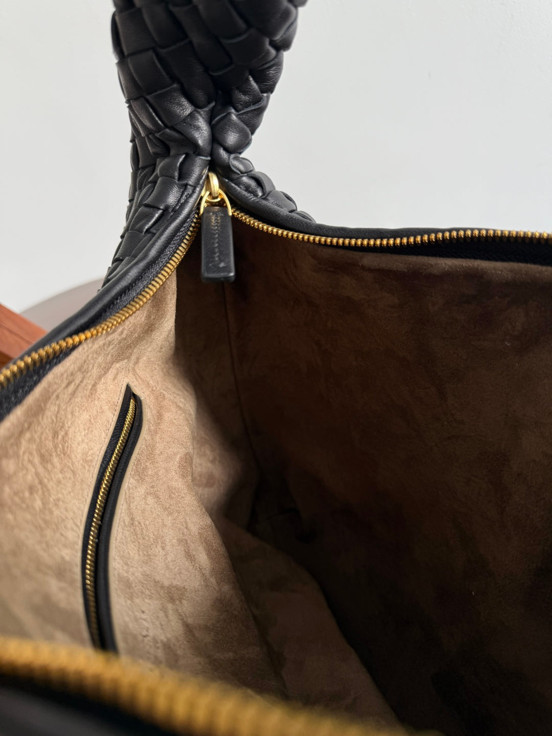 Veneta Hobo - коричневый Bottega Veneta 856737.A8
