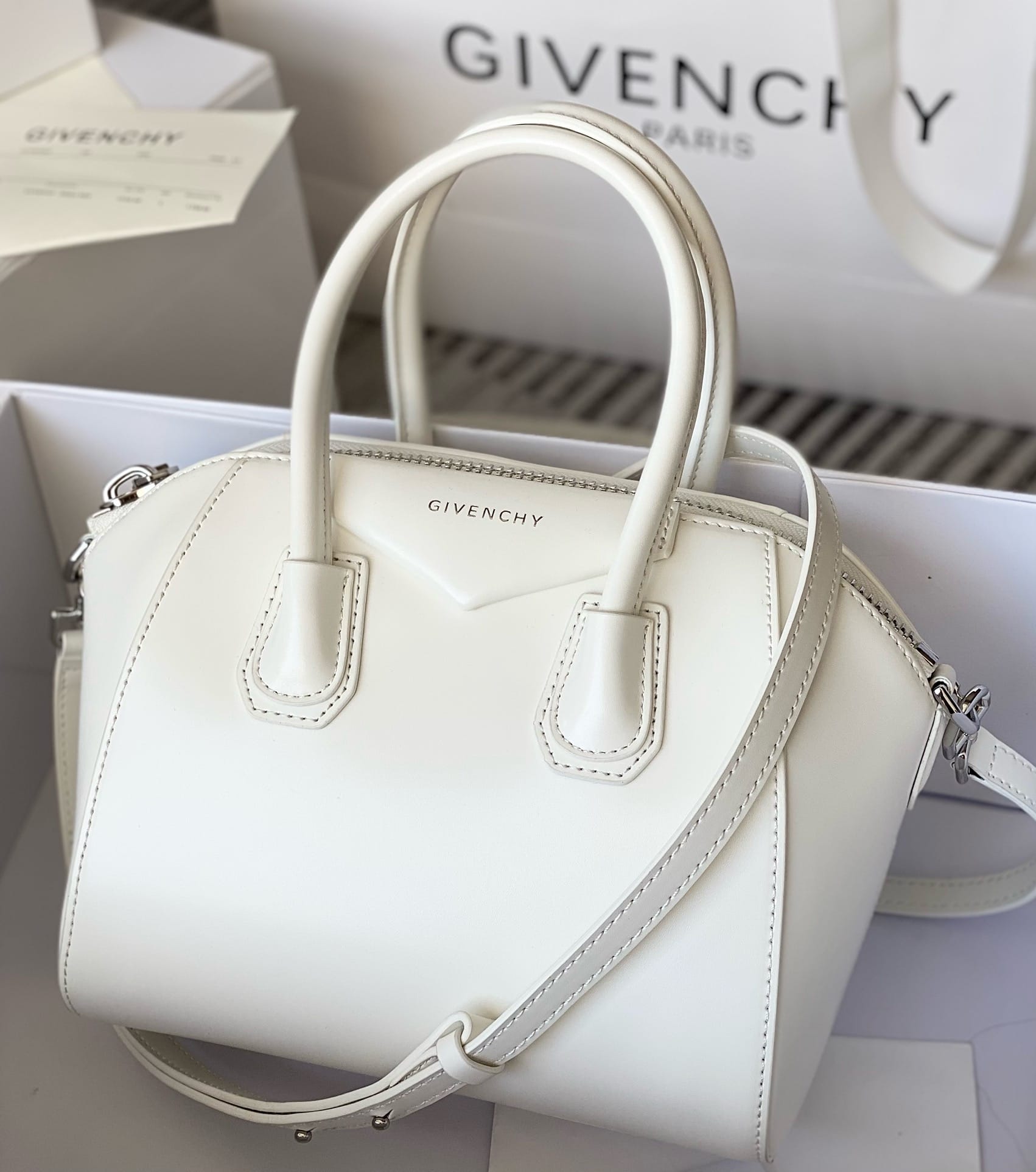 Antigona tote Givenchy 114900.3