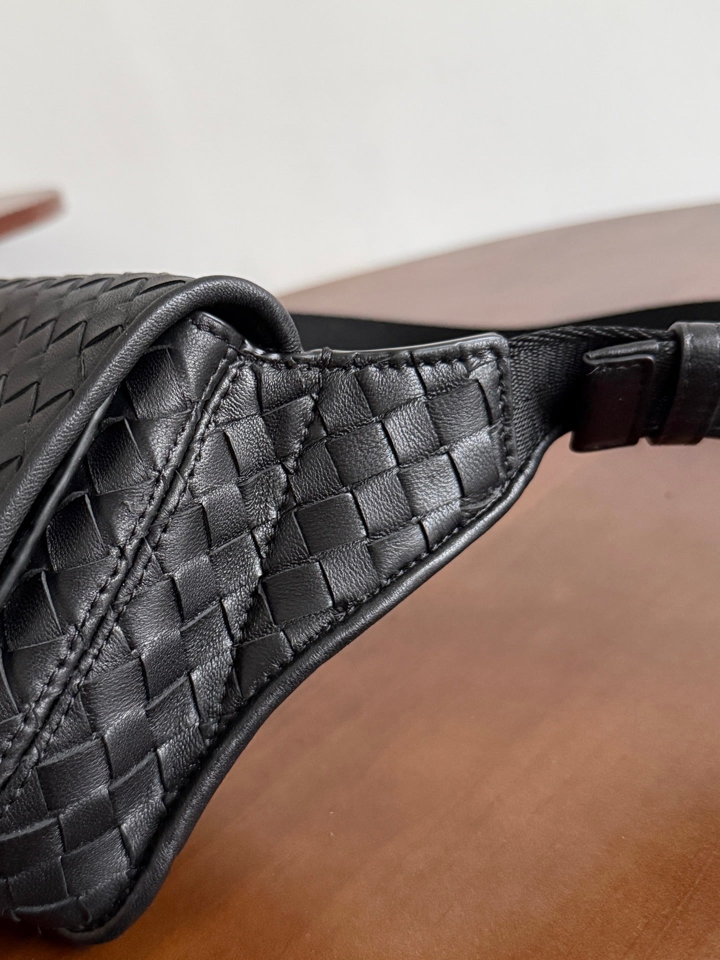 Veneto Flap Belt Bag Bottega Veneta 876334