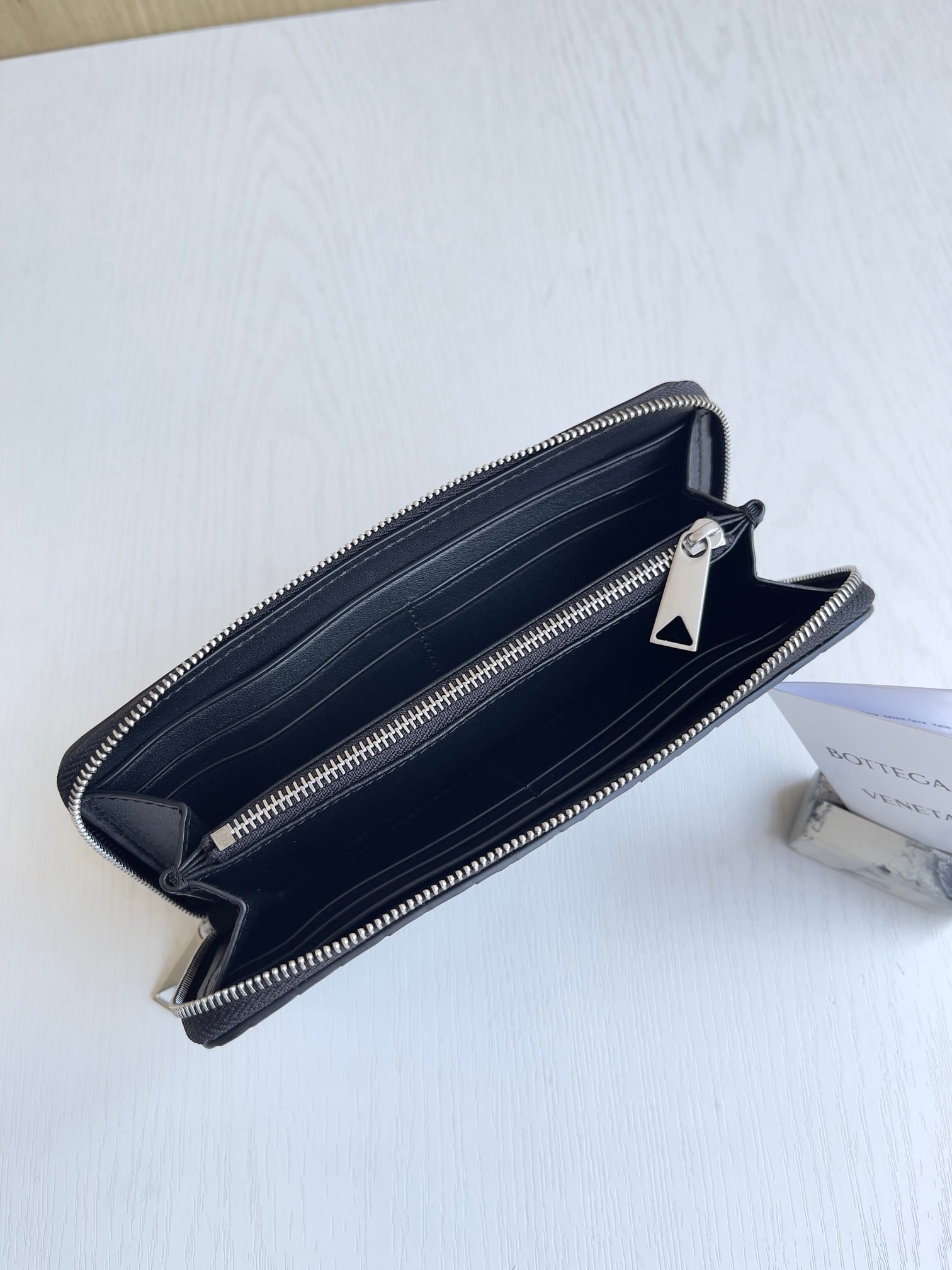 Zip Around Wallet Bottega Veneta 593217.A10