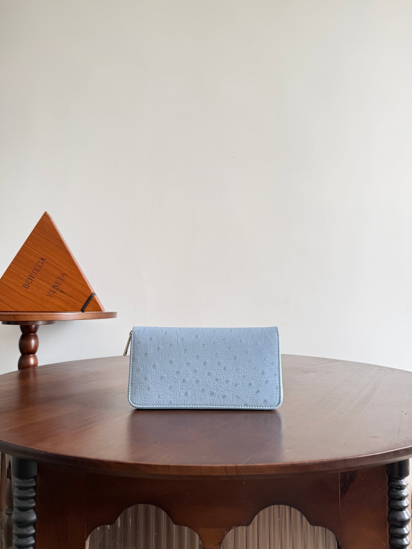 Zip Around Wallet - голубой Bottega Veneta 593217.A18