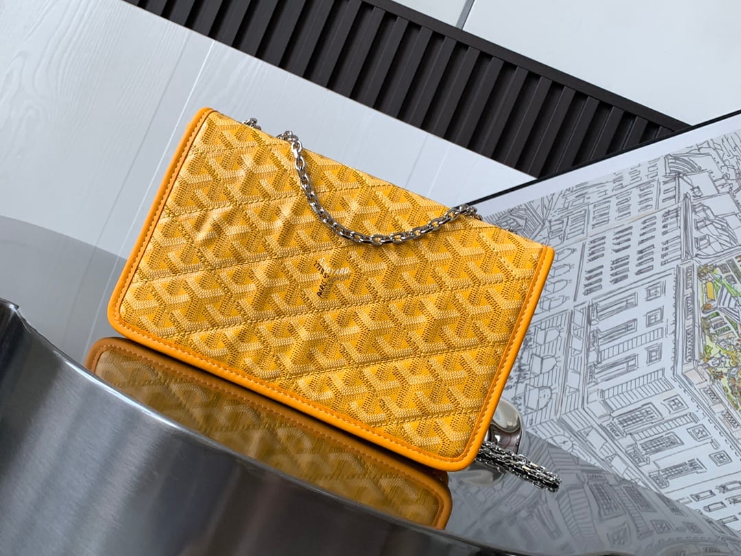 Alexandre III - желтый Goyard 020203.A7