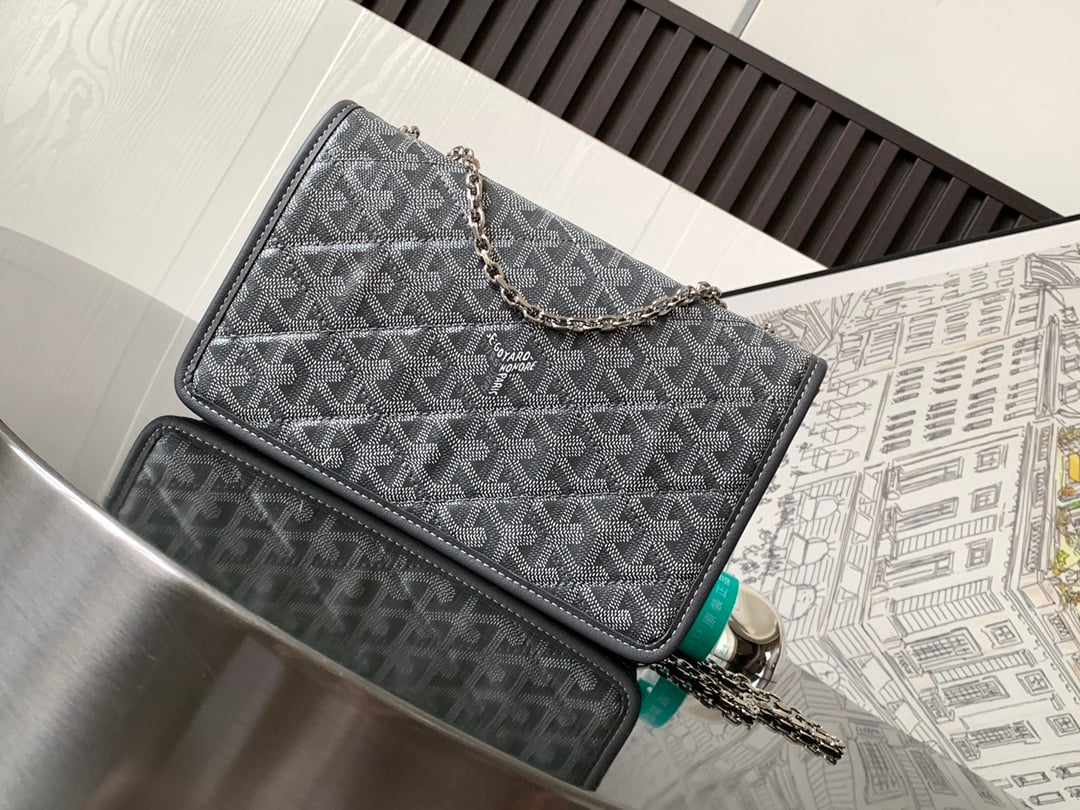 Alexandre III - серый Goyard 020203.A10