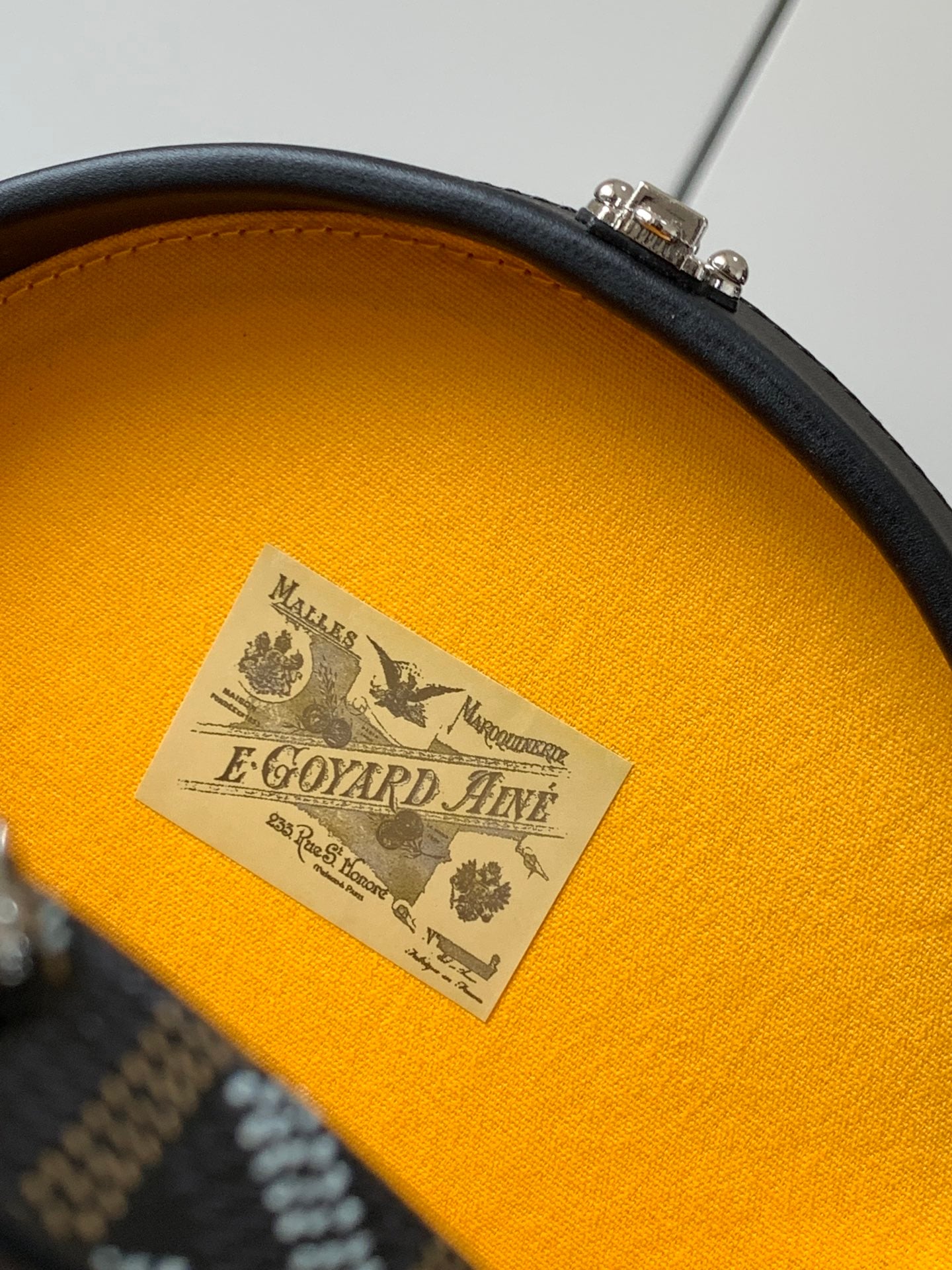 Alto - черный Goyard 8038.A10