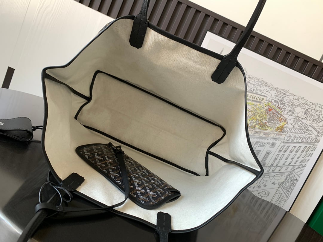 Anjou Goyard 020146B.A2