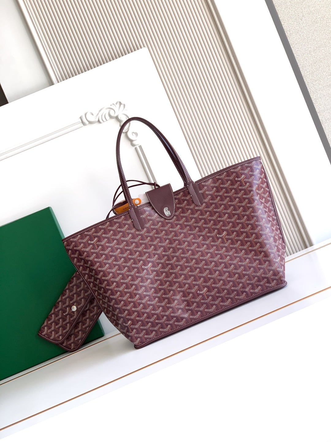 Anjou - красный Goyard 6604.A10