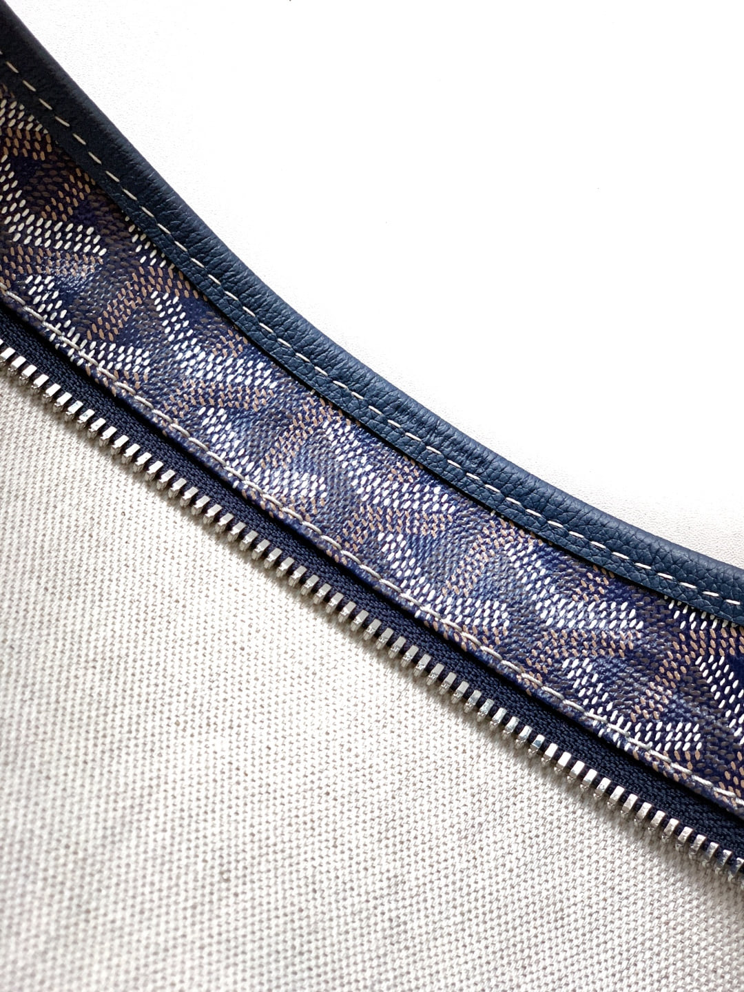 Artois Goyard GY-99648314.A4