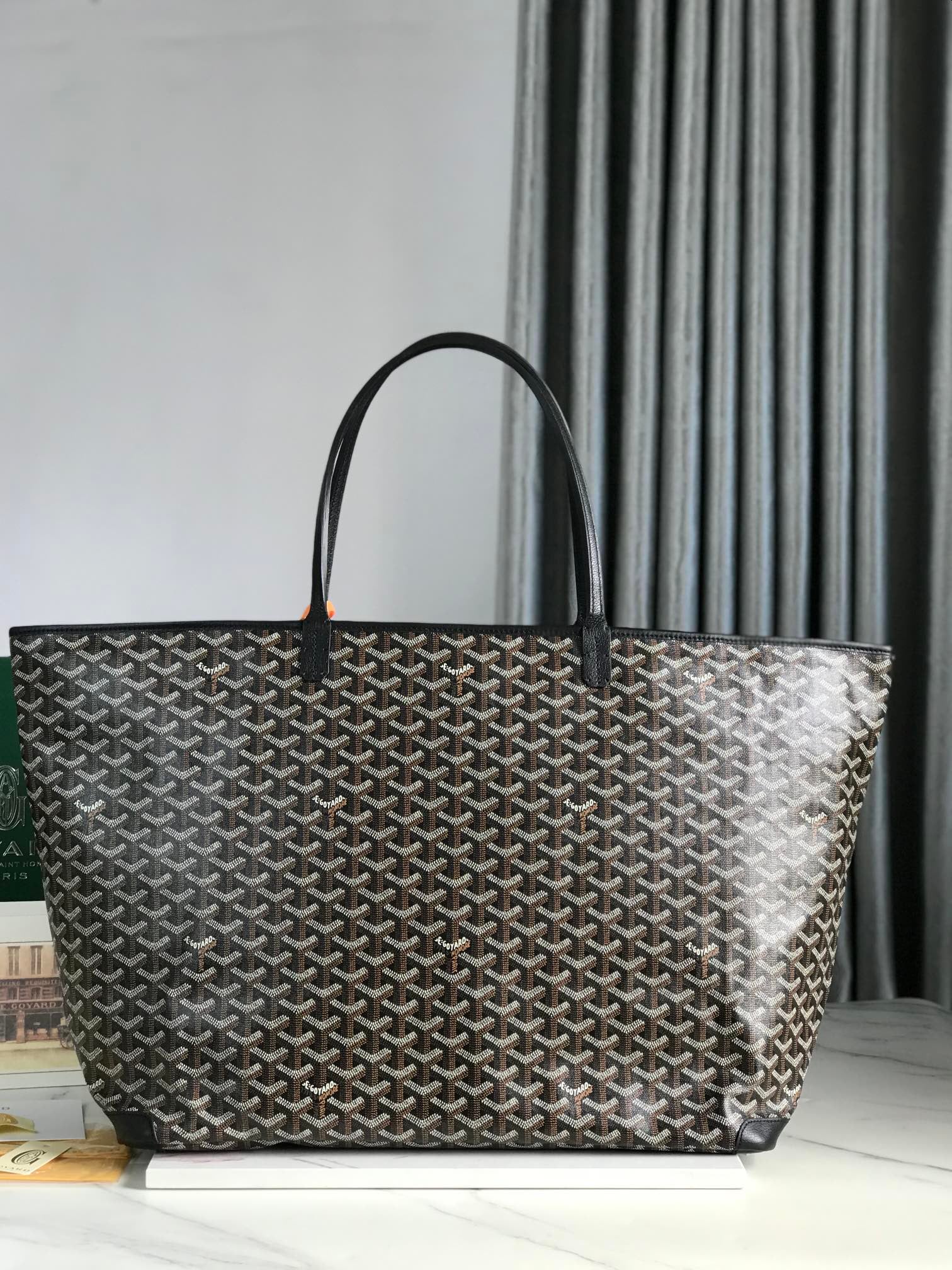 Artois PM Goyard 020186-1.A8