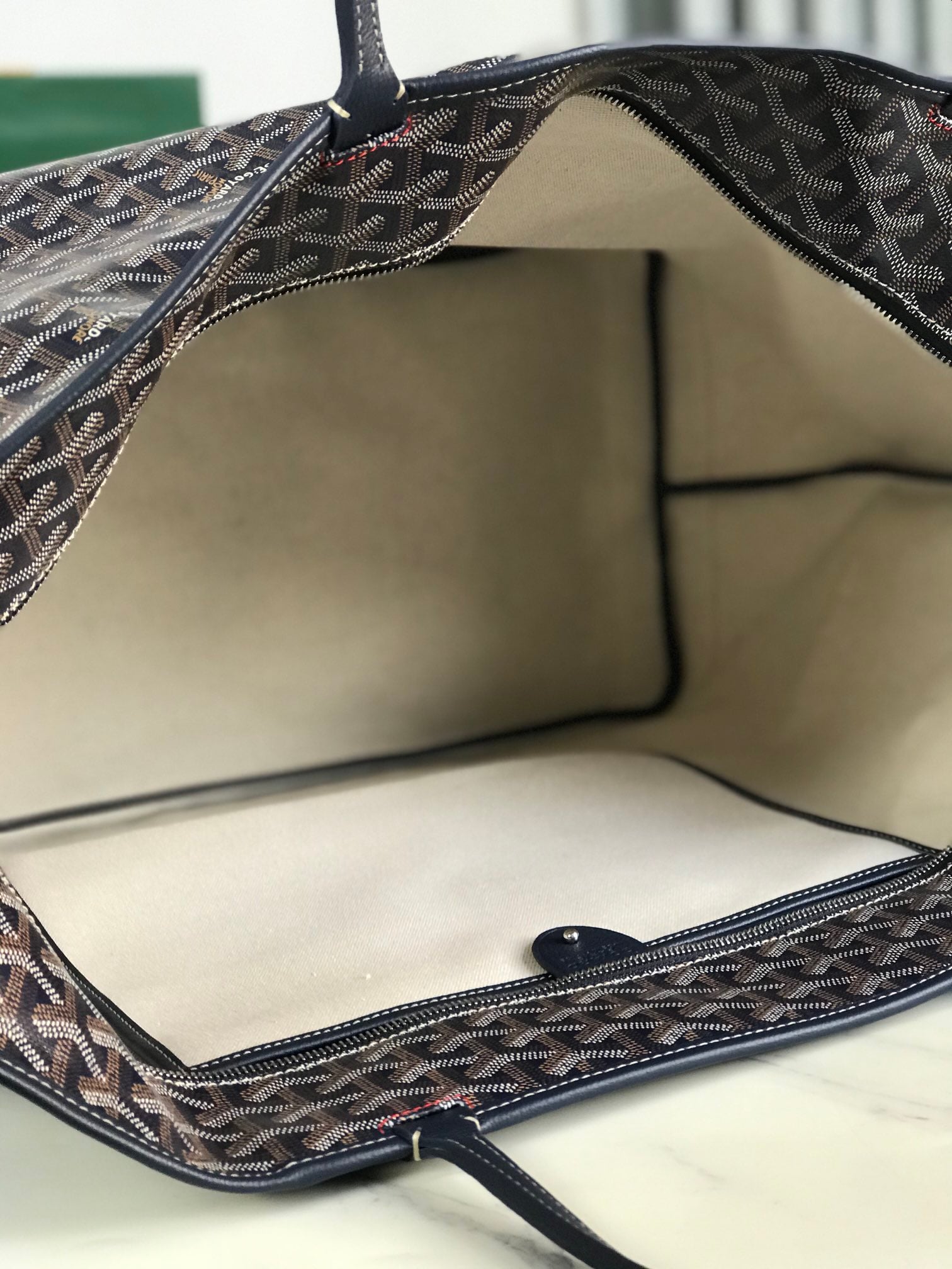 Artois PM Goyard 020186-1.A9