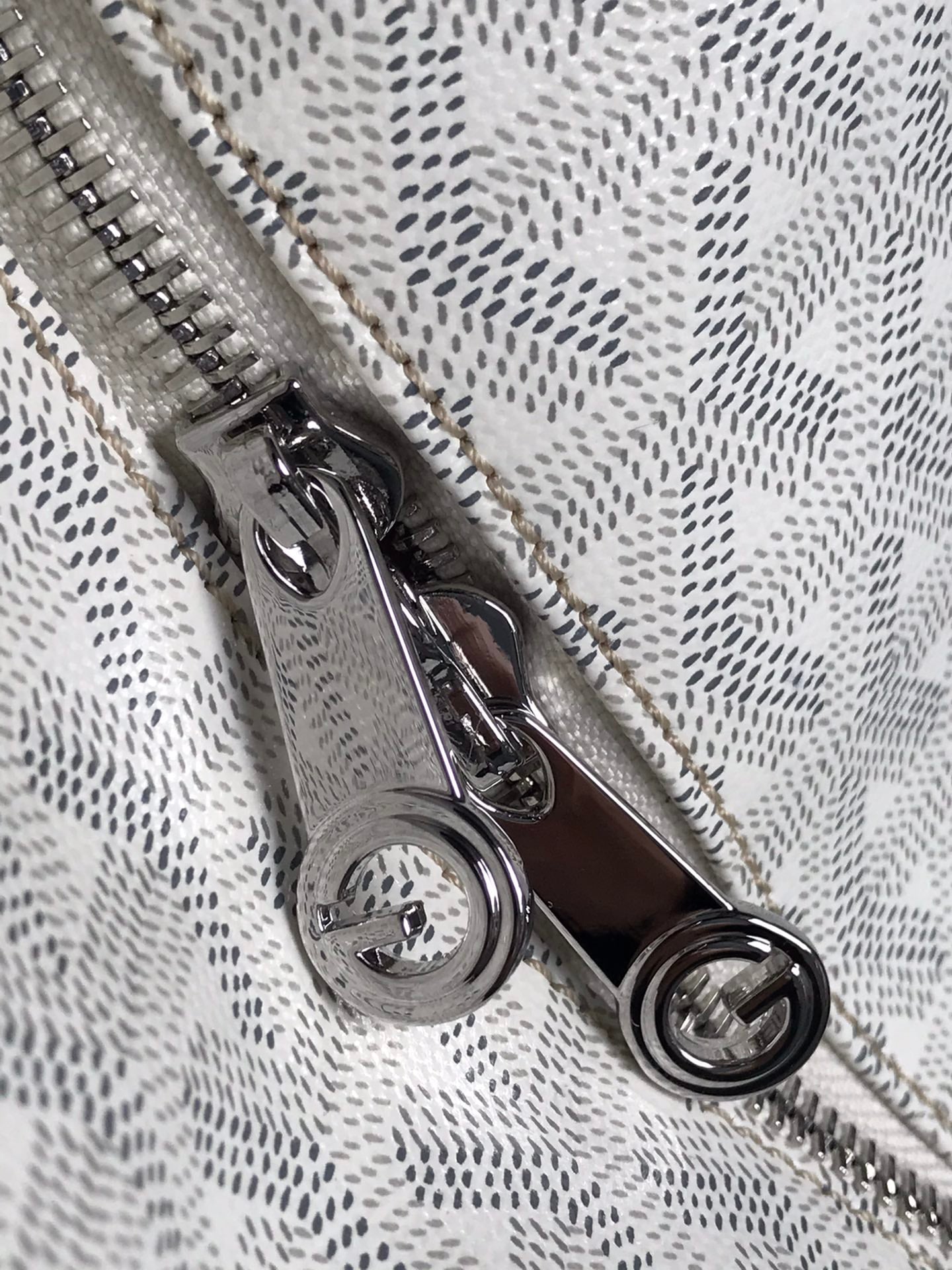 Artois PM Goyard 020186-1.A10