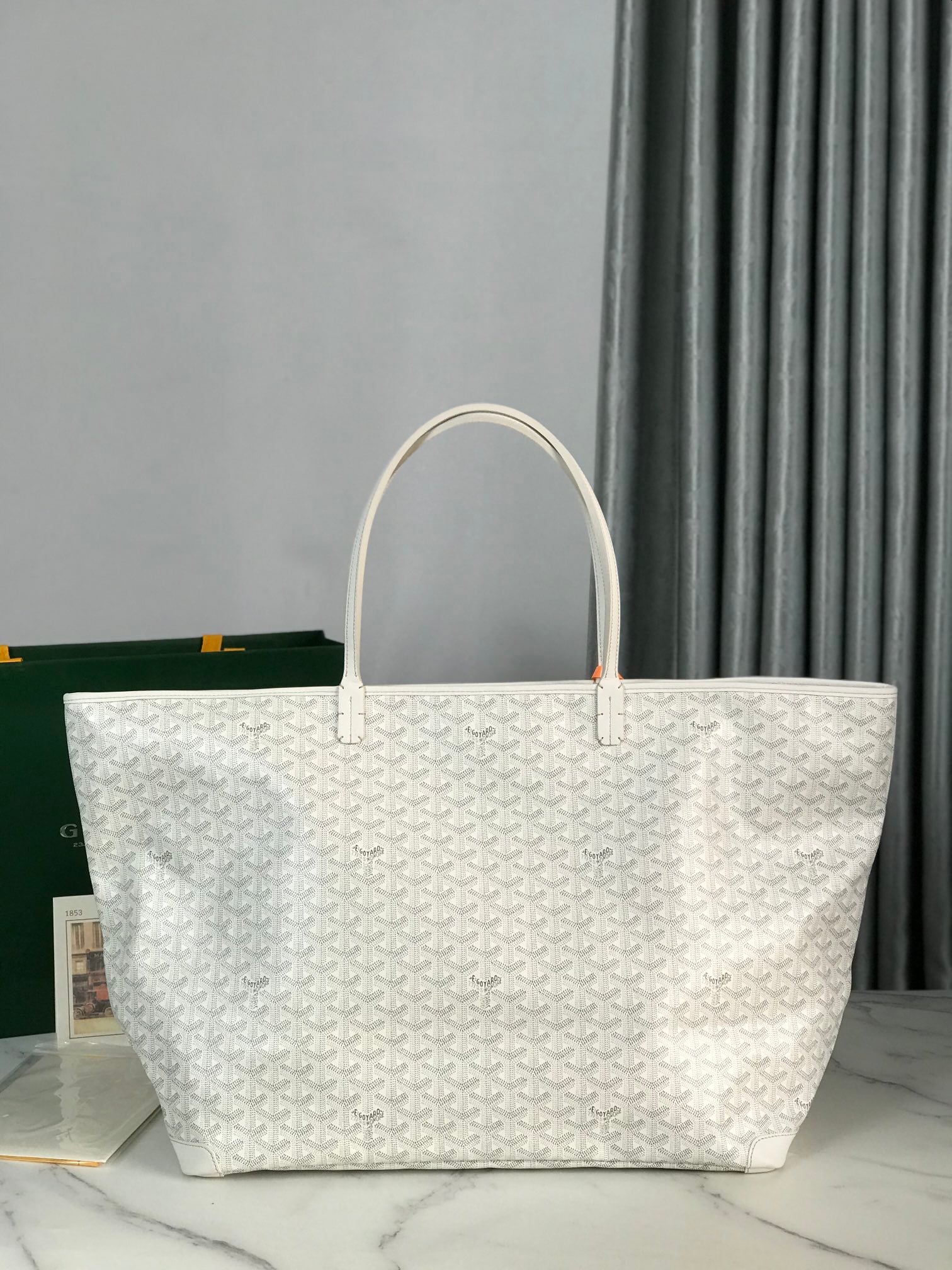 Artois PM Goyard 020186-1.A10