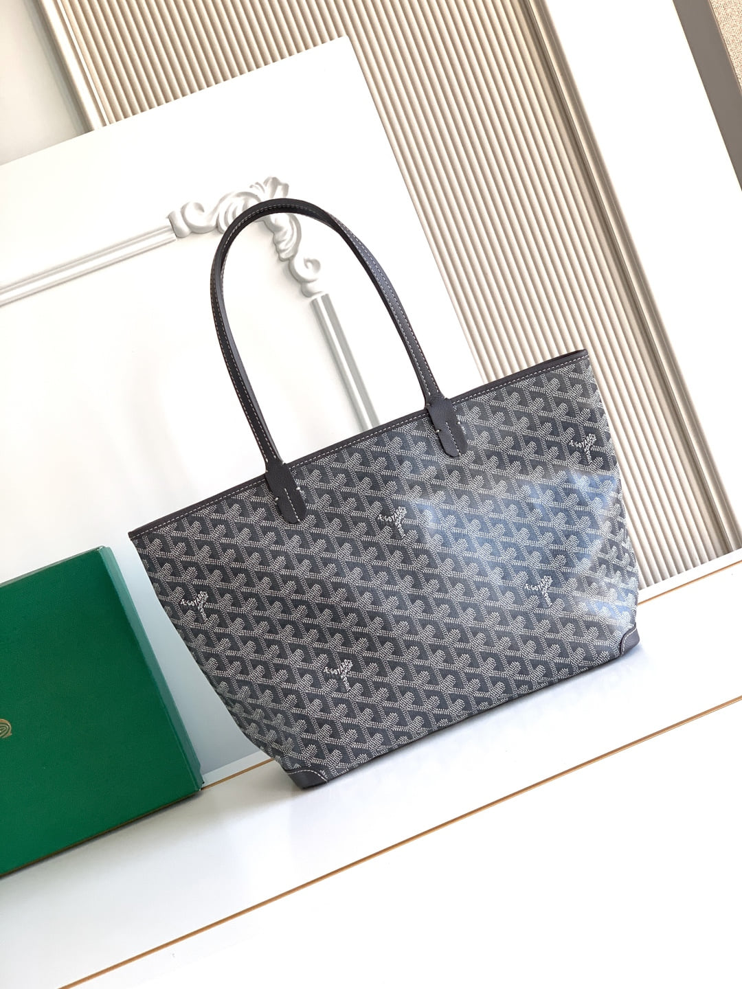 Artois PM Goyard GY-84884918.A1