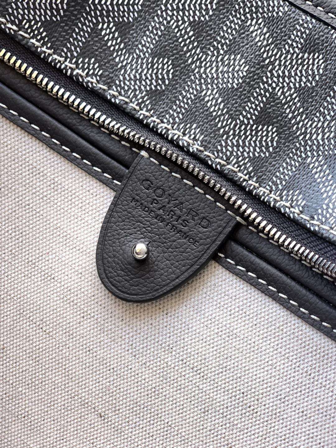 Artois PM Goyard GY-84884918.A1