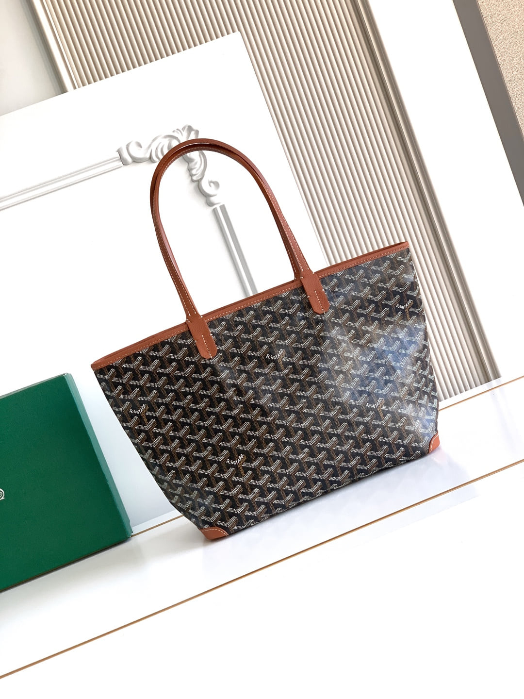 Artois PM Goyard GY-84884918.A2