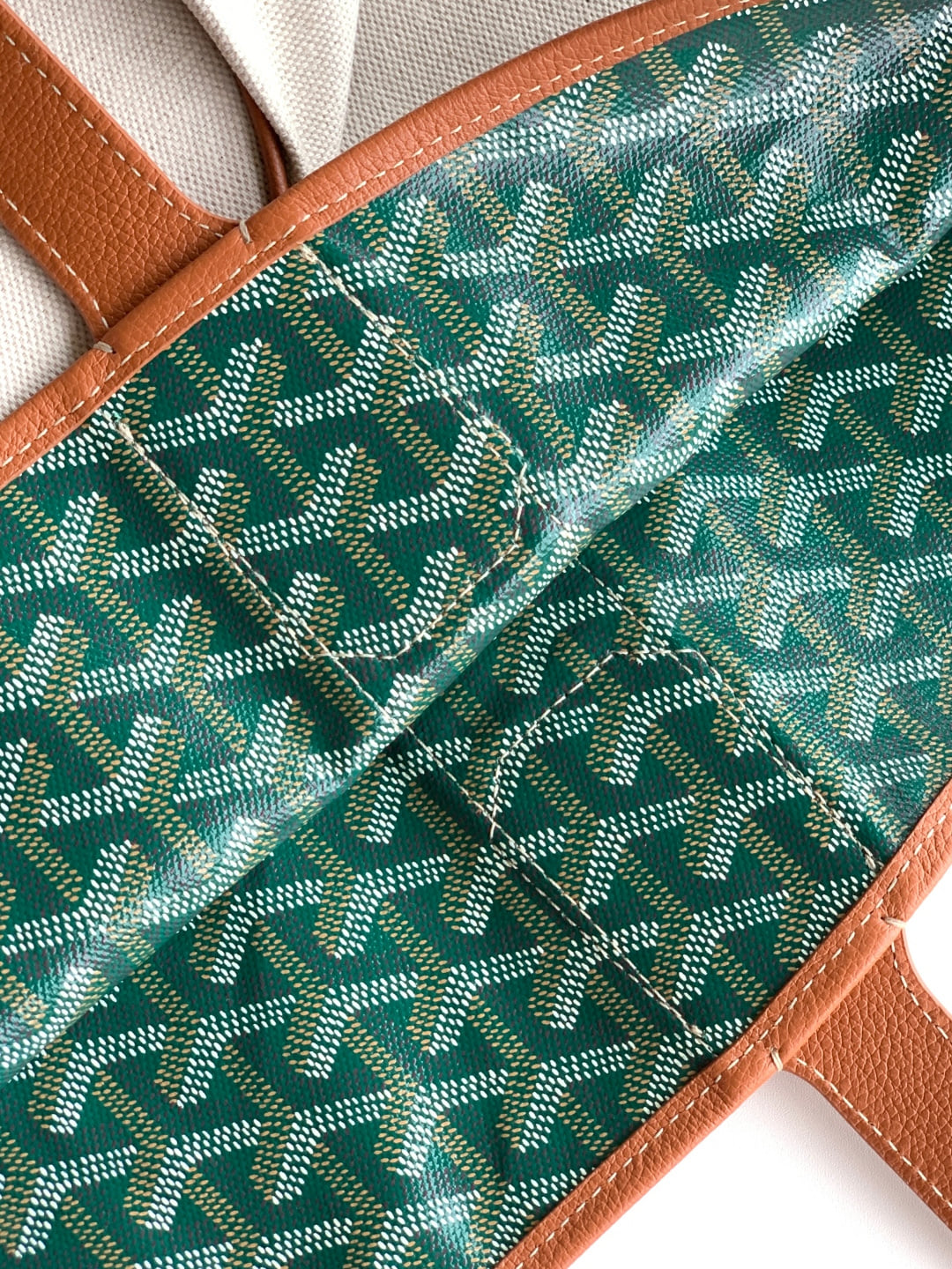 Belharra - зеленый Goyard 020232.A3