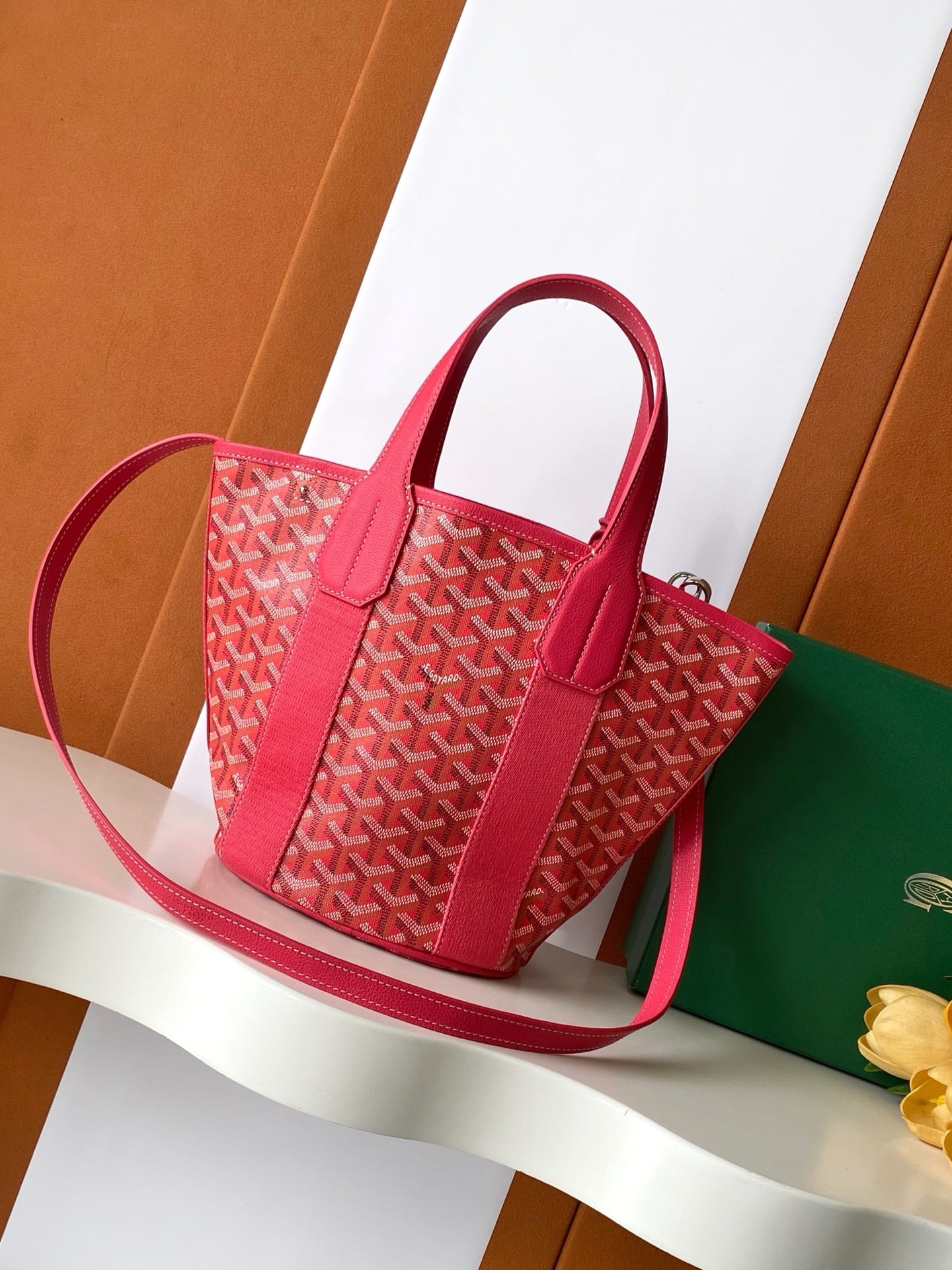 Belharra - розовый Goyard 120230.A25