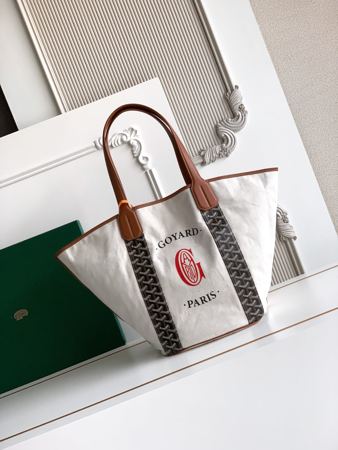 Belharra - серый Goyard 020232.A4
