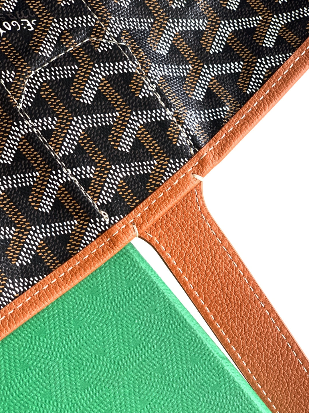 Belharra - серый Goyard 020232.A4