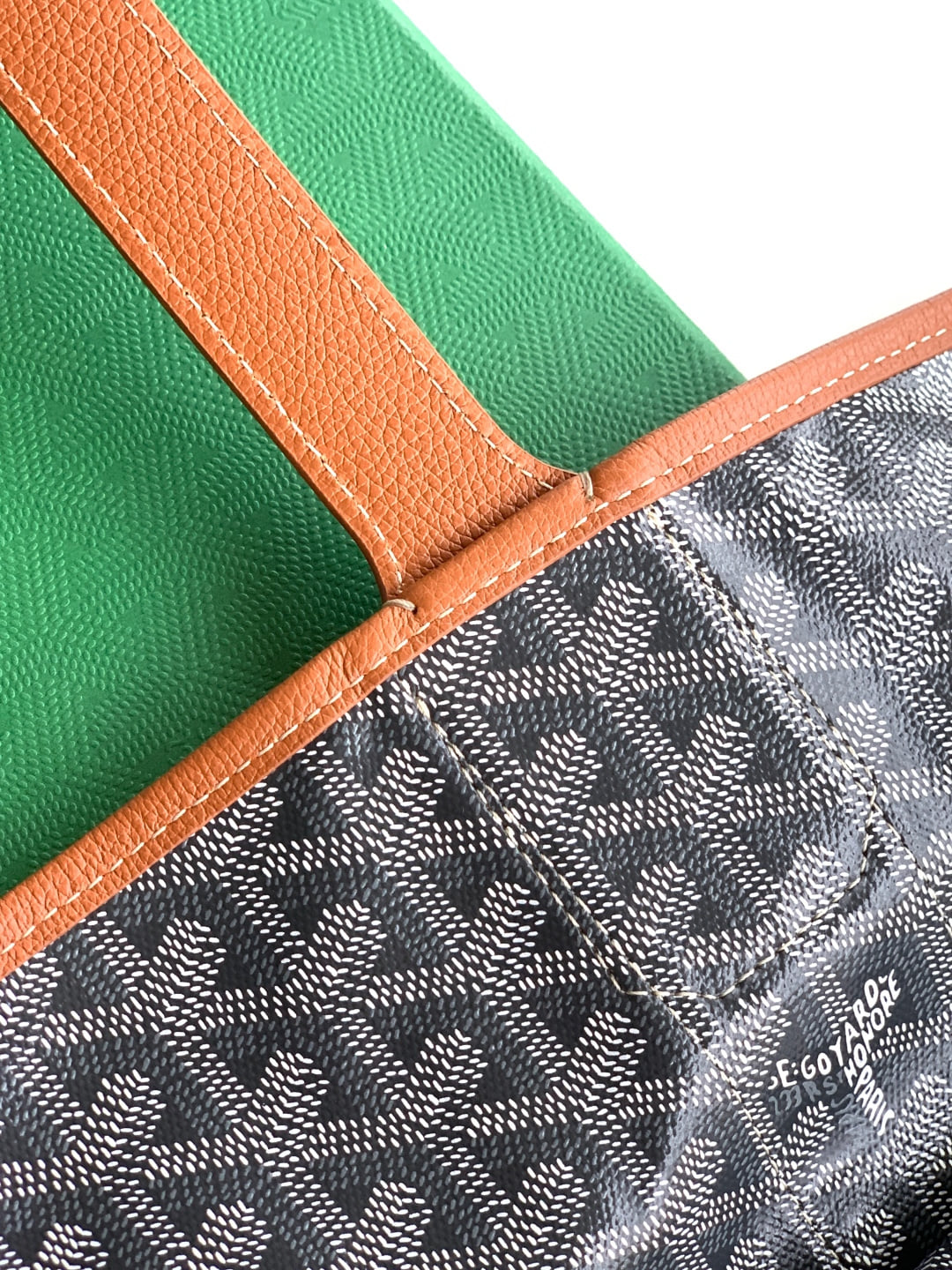 Belharra - серый Goyard 020232.A5