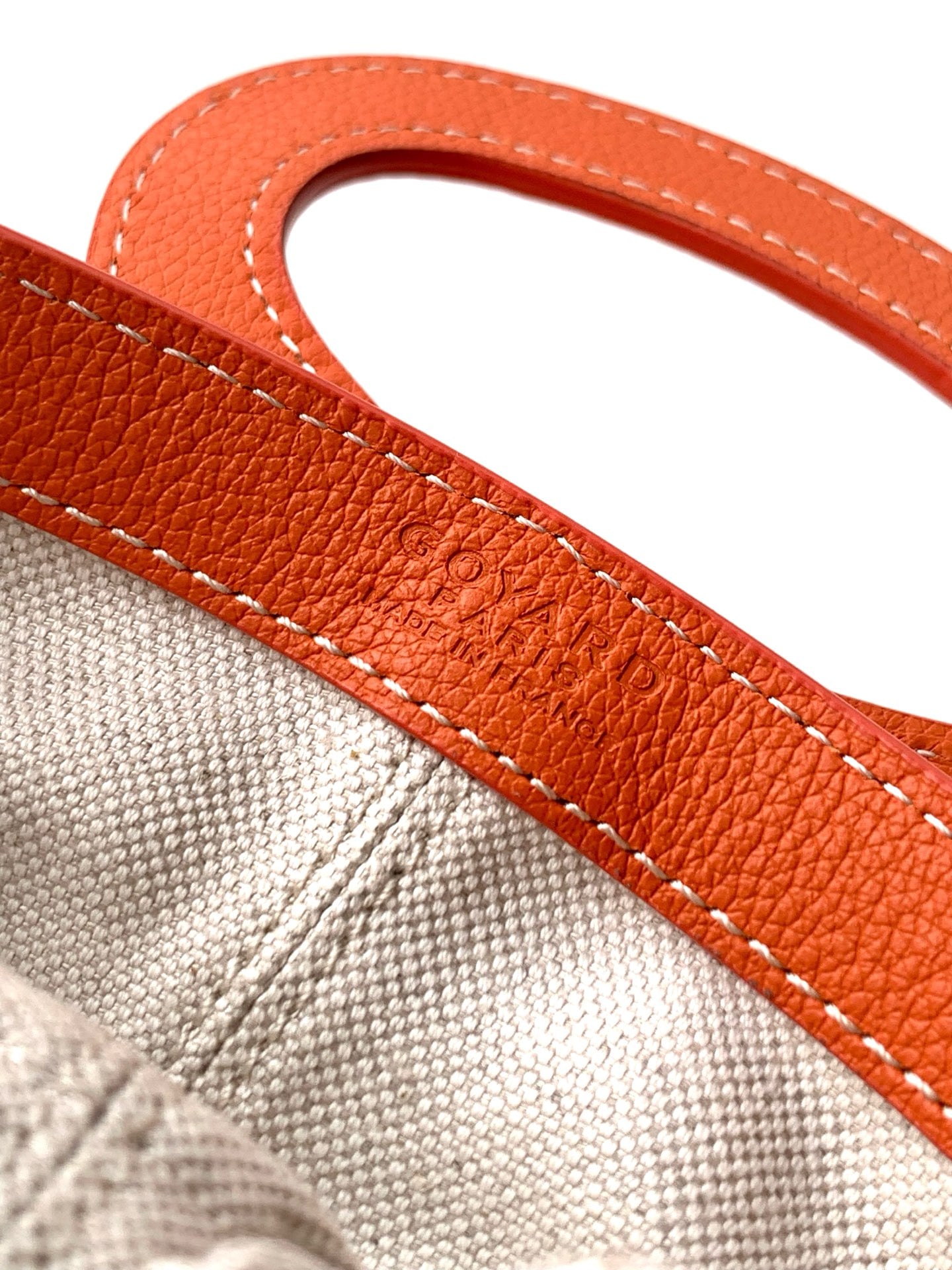 Beluga - оранжевый Goyard 8070.A9