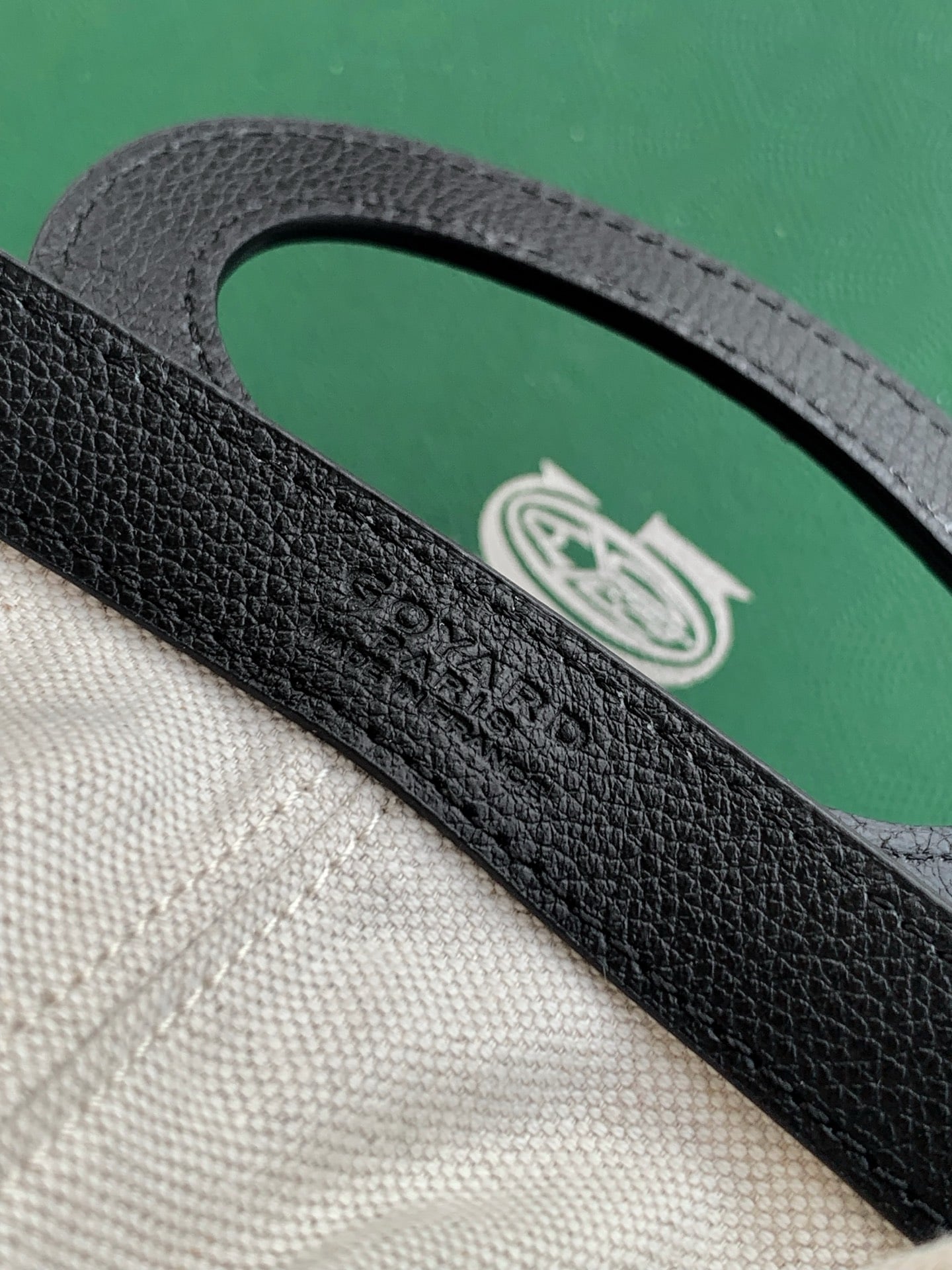 Beluga - черный Goyard 8070.A11