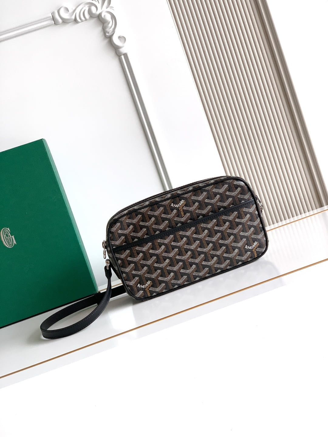 Cap-Vert - черный Goyard 8304.A11