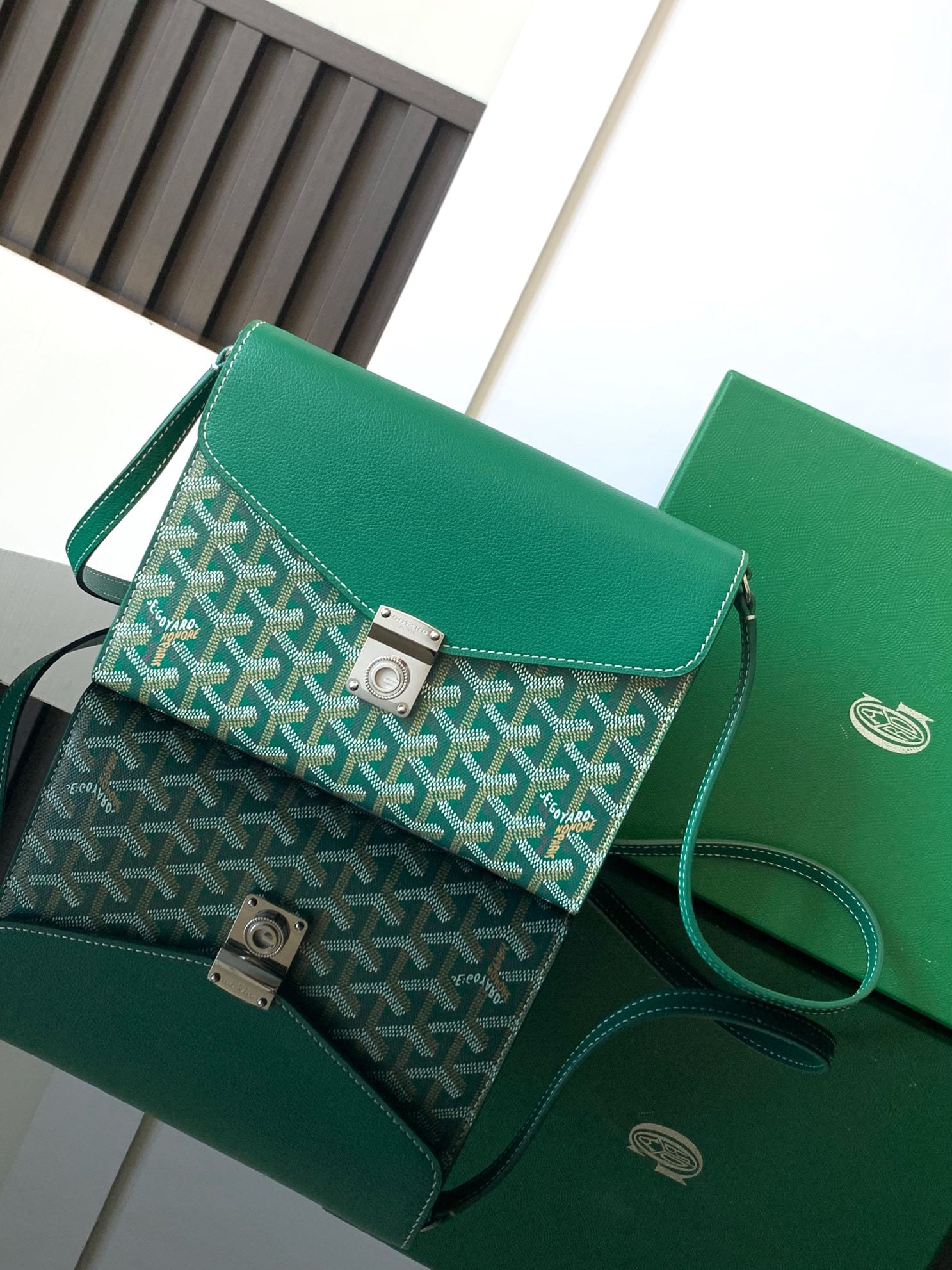Chypre - зеленый Goyard 8063.A7