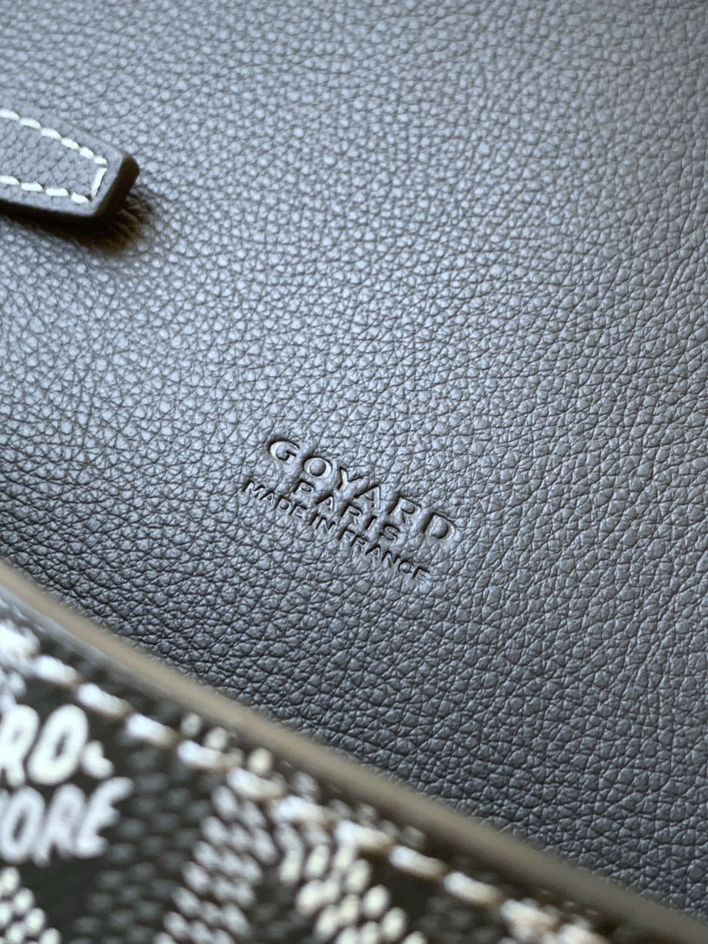 Chypre - серый Goyard 8063.A10