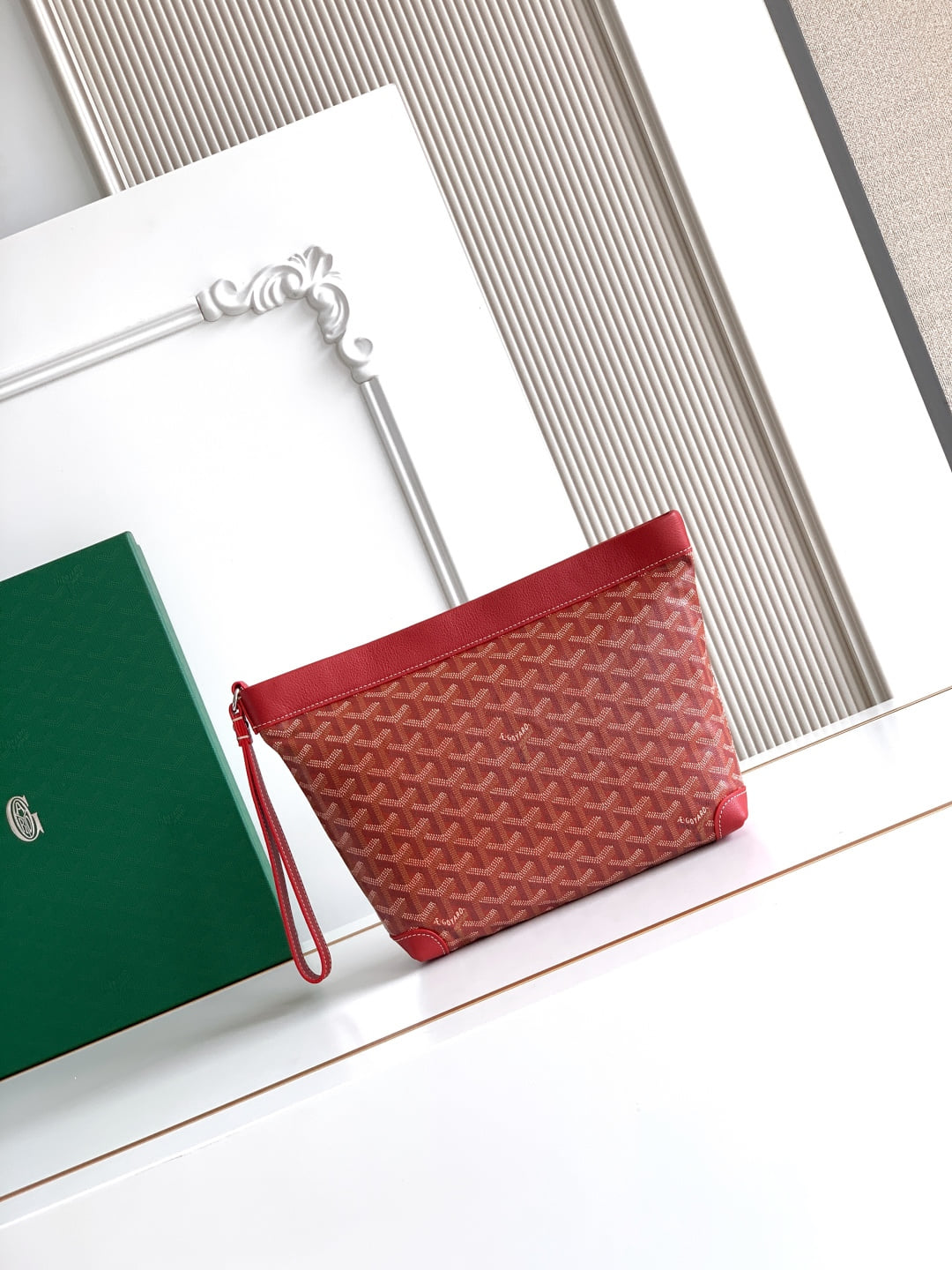 Conti - красный Goyard 2303.A9