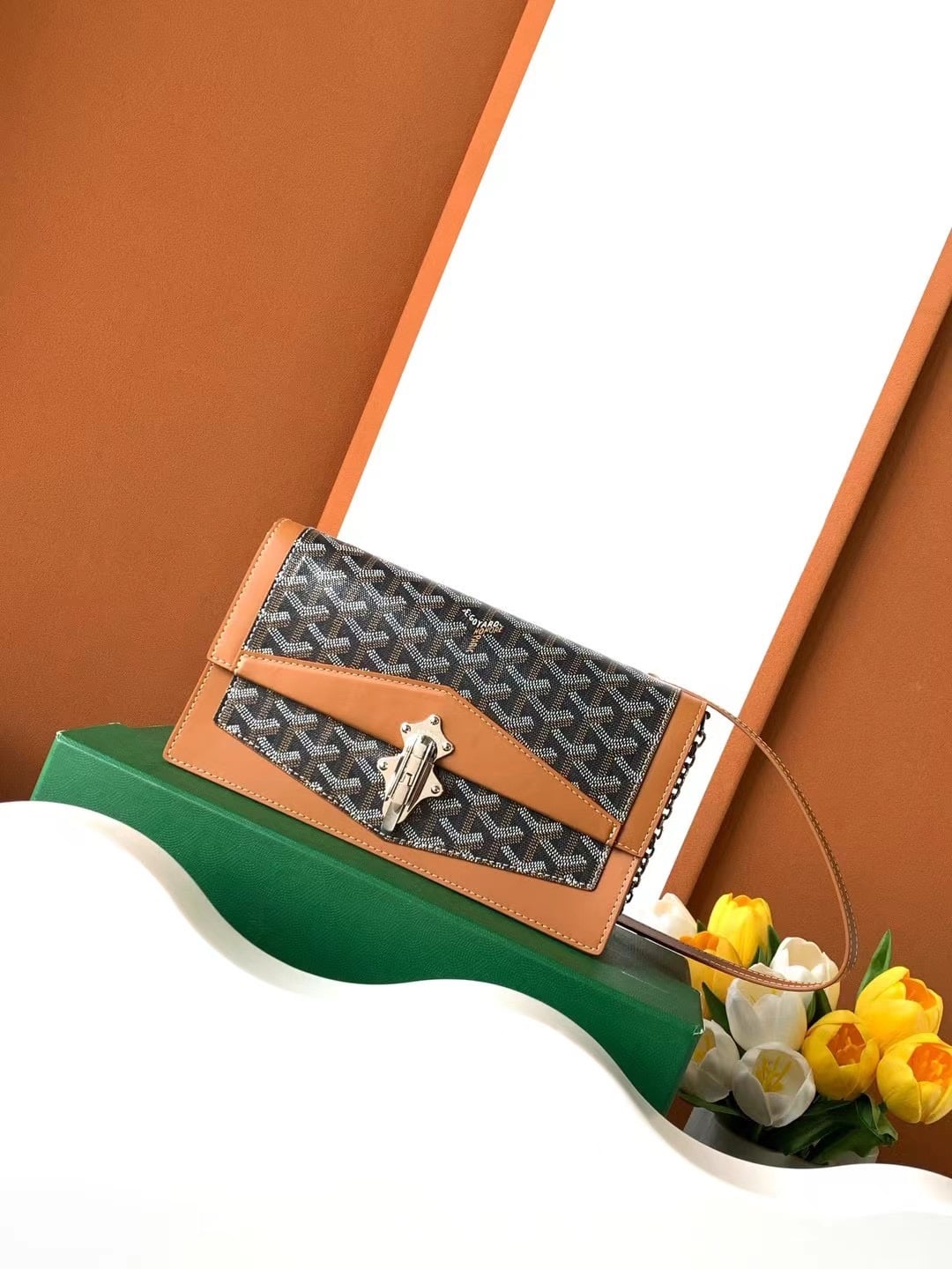 Duchesse Marie-Caroline Goyard 020241.A4