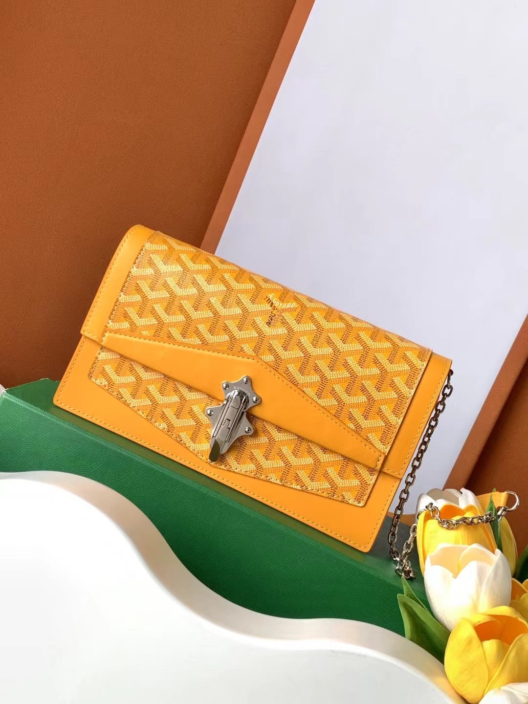 Duchesse Marie-Caroline - желтый Goyard 020241.A6