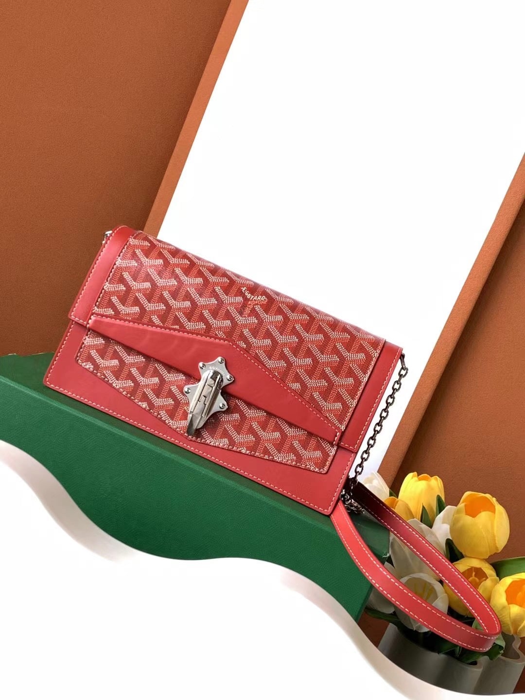 Duchesse Marie-Caroline - красный Goyard 020241.A8