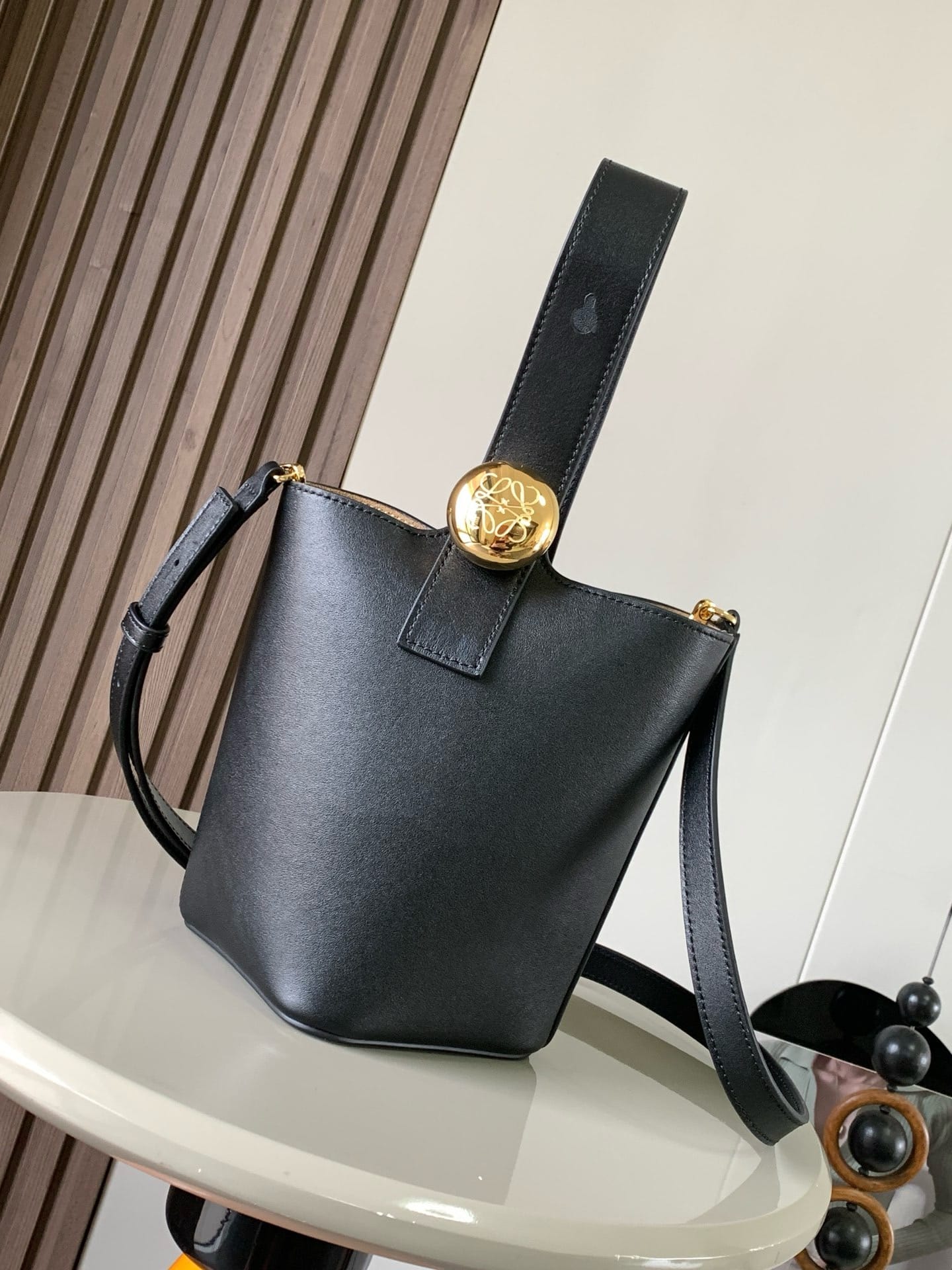 Pebble Bucket Loewe 9047