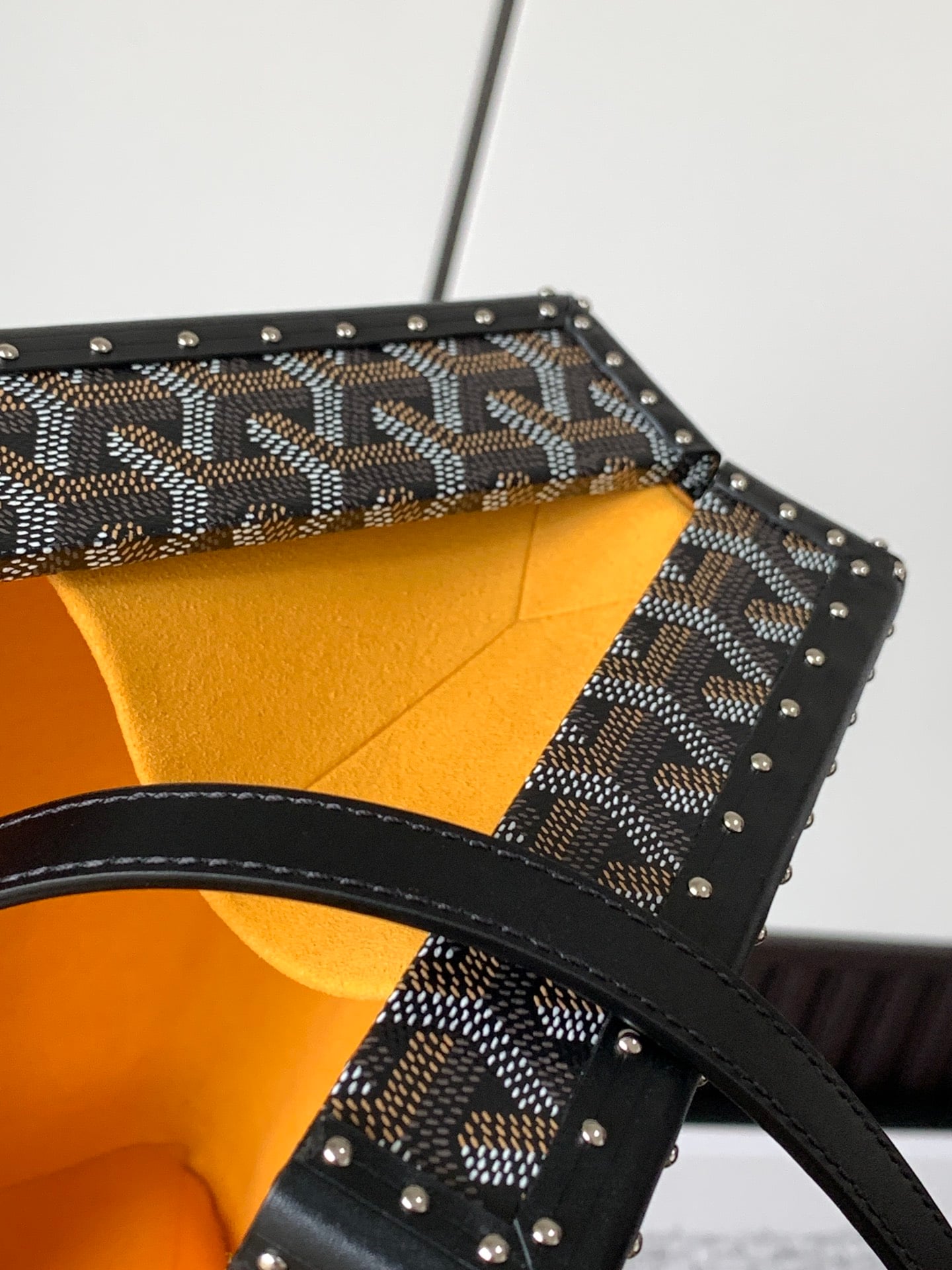 Grand Hôtel - черный Goyard 8018.A5