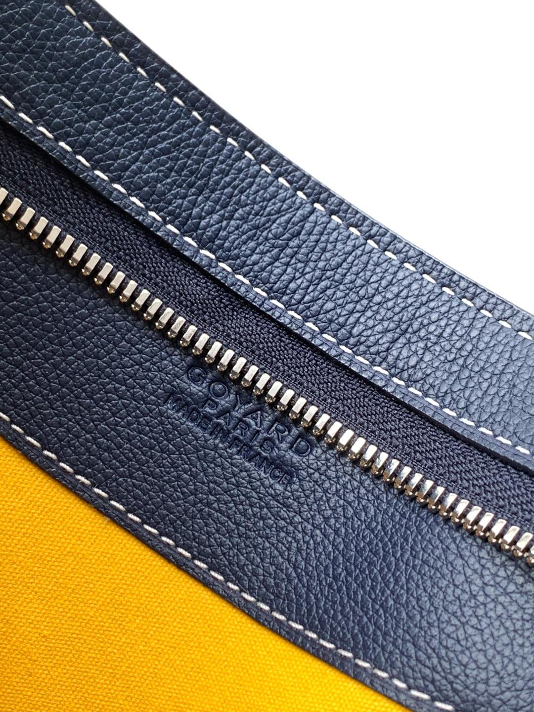 Hirondelle Goyard 020247.A1