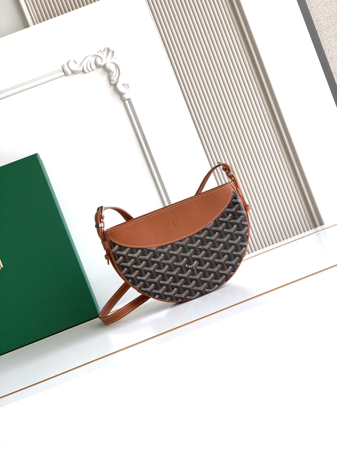Hirondelle Goyard 020247.A3