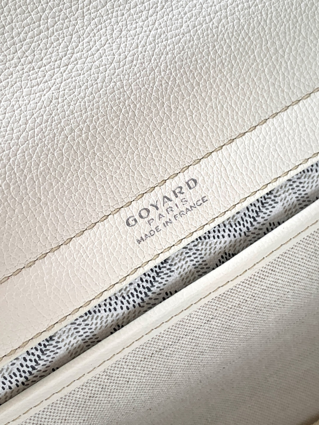 Rouette - белый Goyard 6685.A7