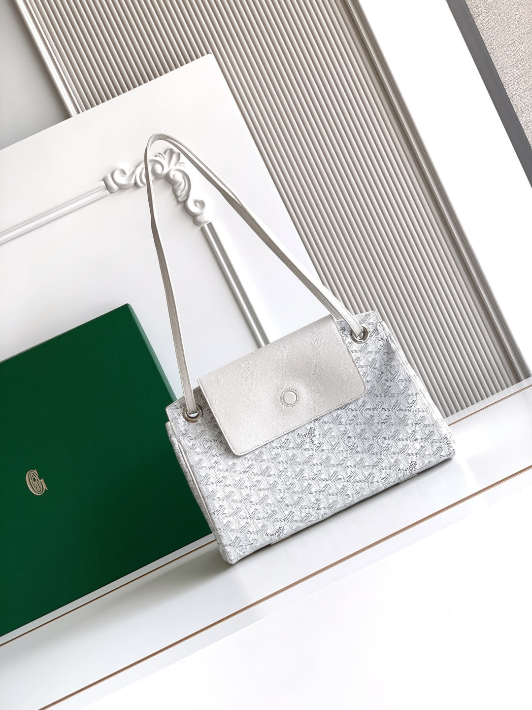 Rouette - белый Goyard 6685.A7